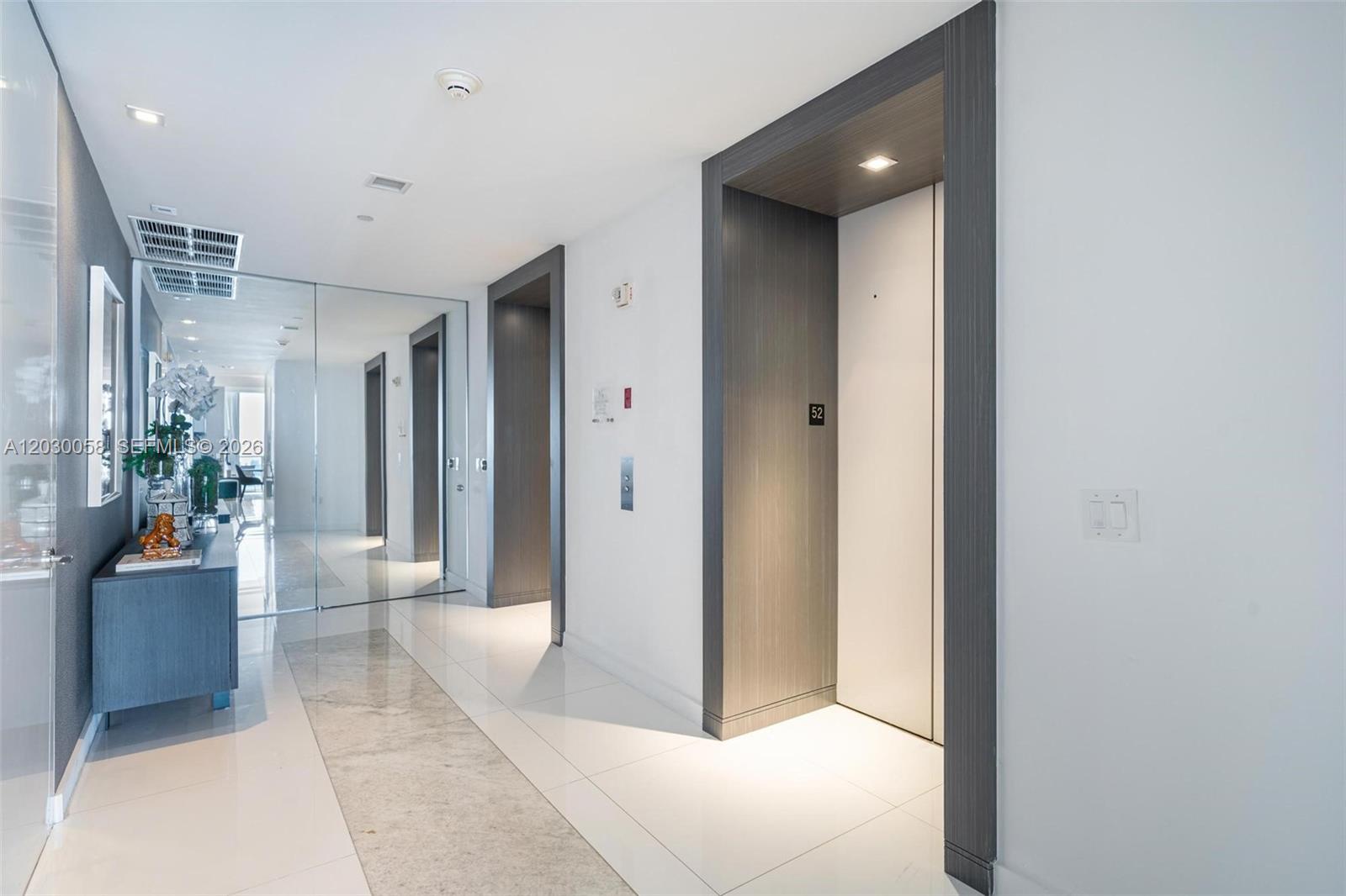 1100 Biscayne Blvd # 5203