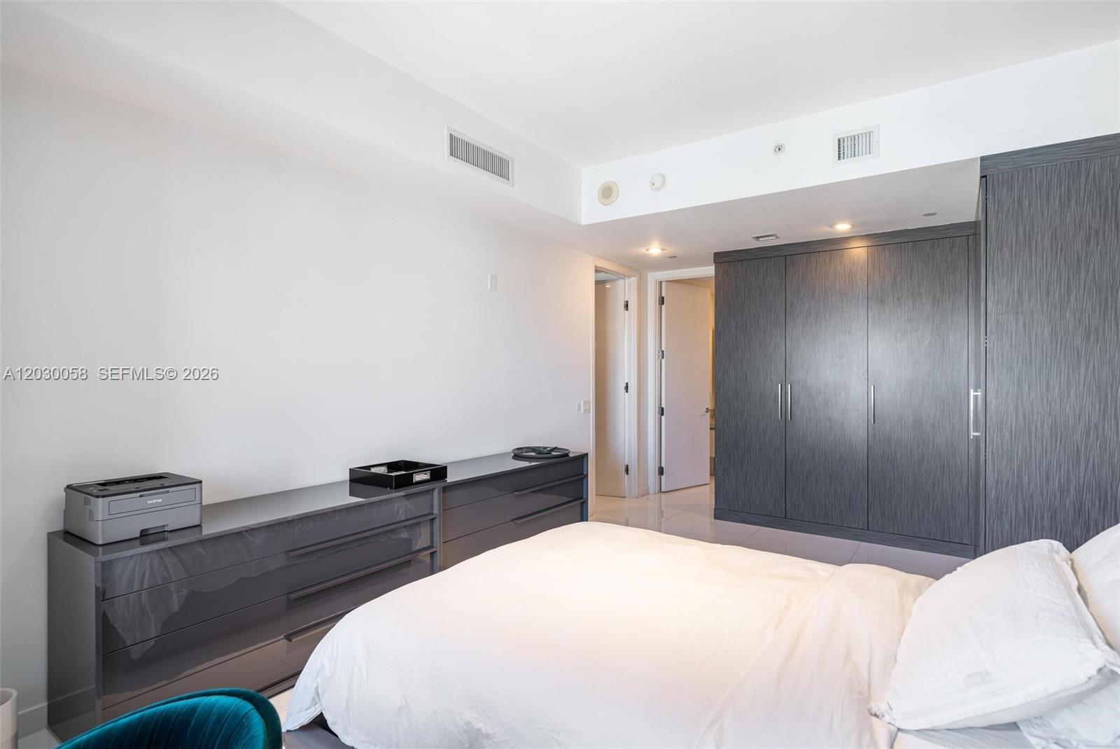 1100 Biscayne Blvd # 5203