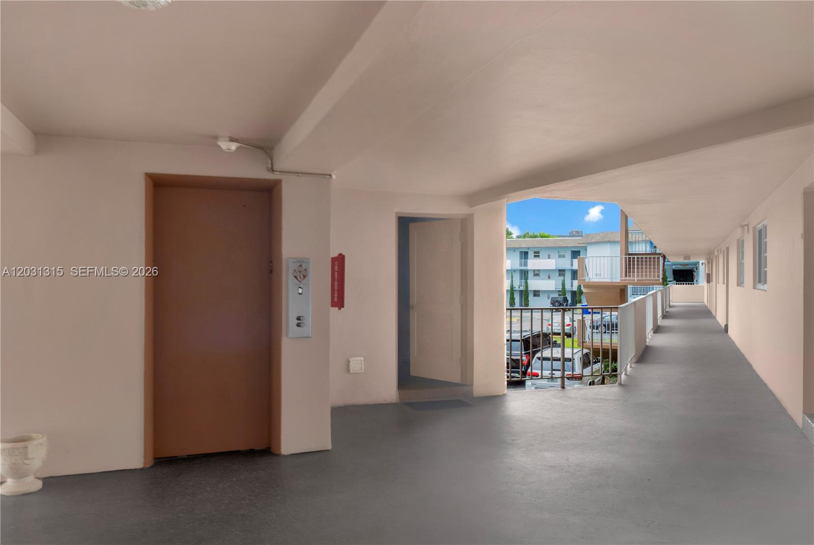 1200 Tallwood Ave # 202