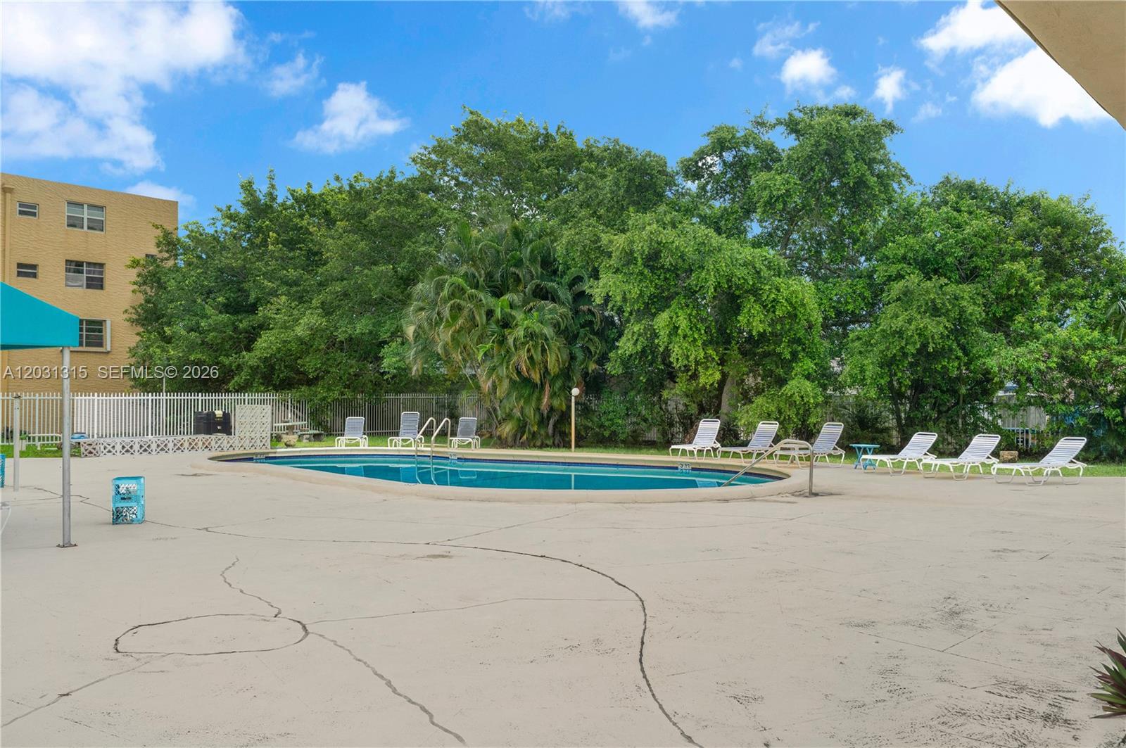 1200 Tallwood Ave # 202