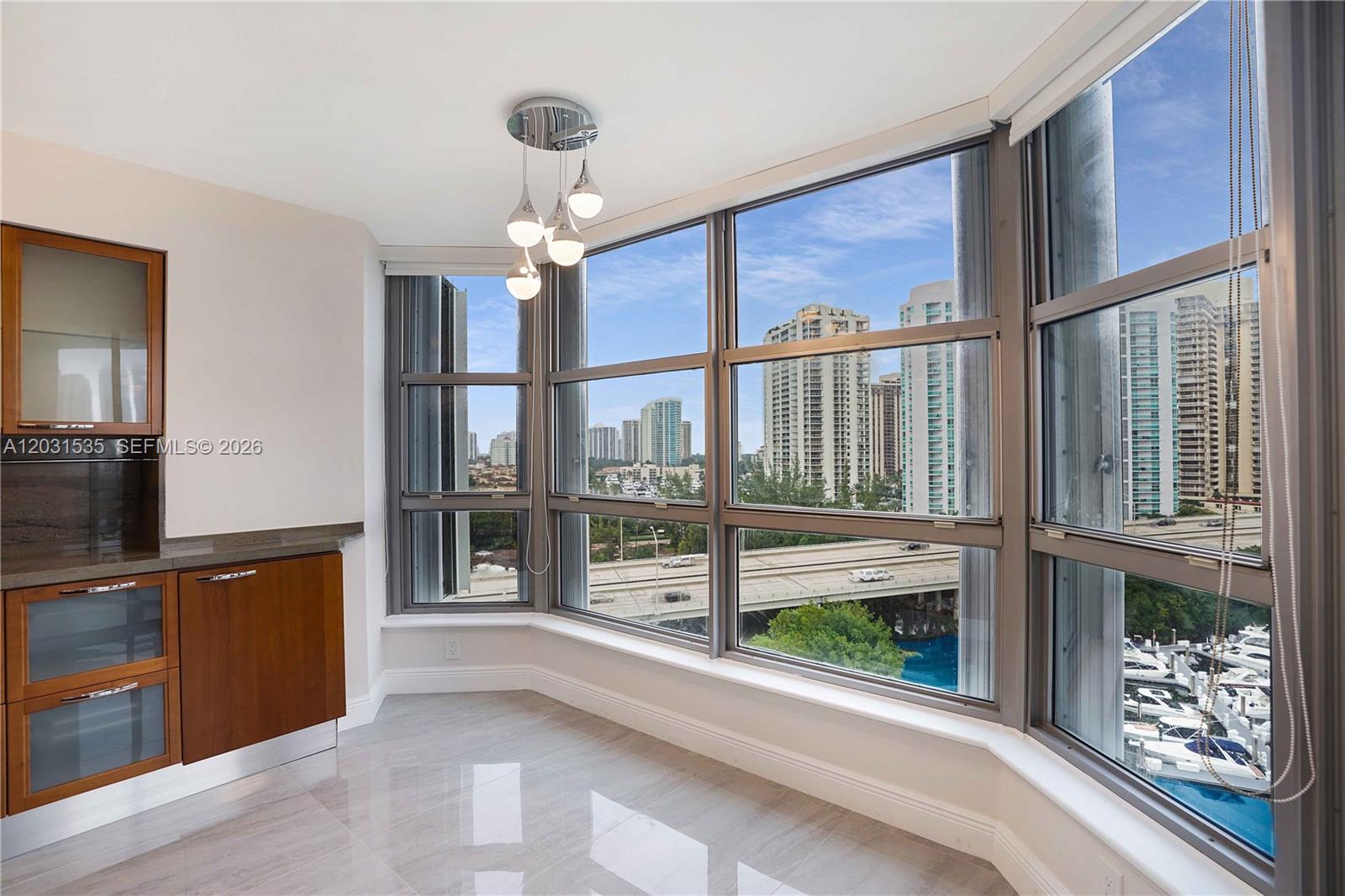 3500 Mystic Pointe Dr # 1206