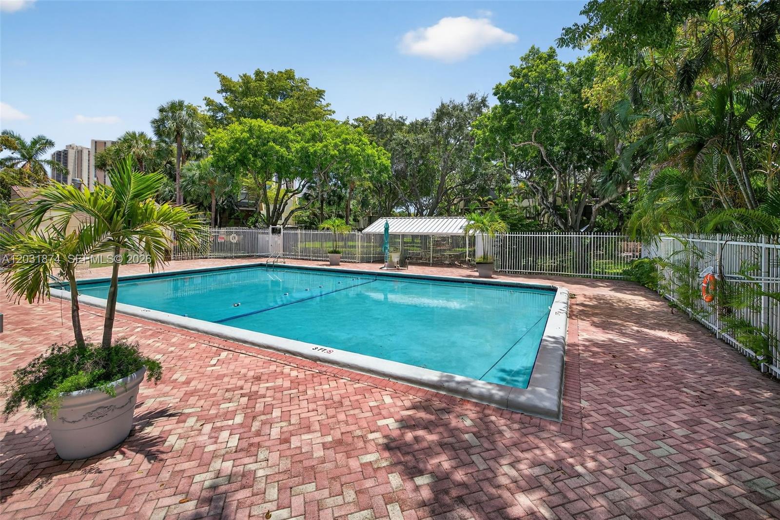 20300 W Country Club Dr # 3 Unit: 106-3