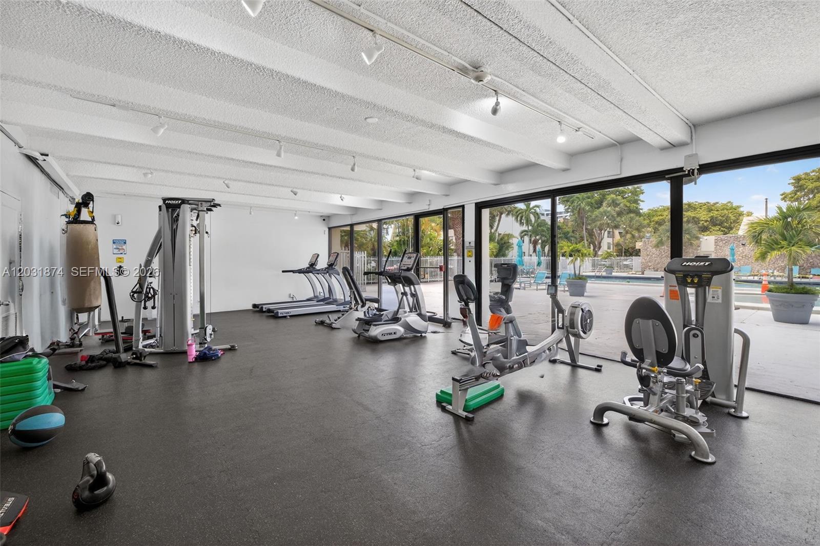 20300 W Country Club Dr # 3 Unit: 106-3