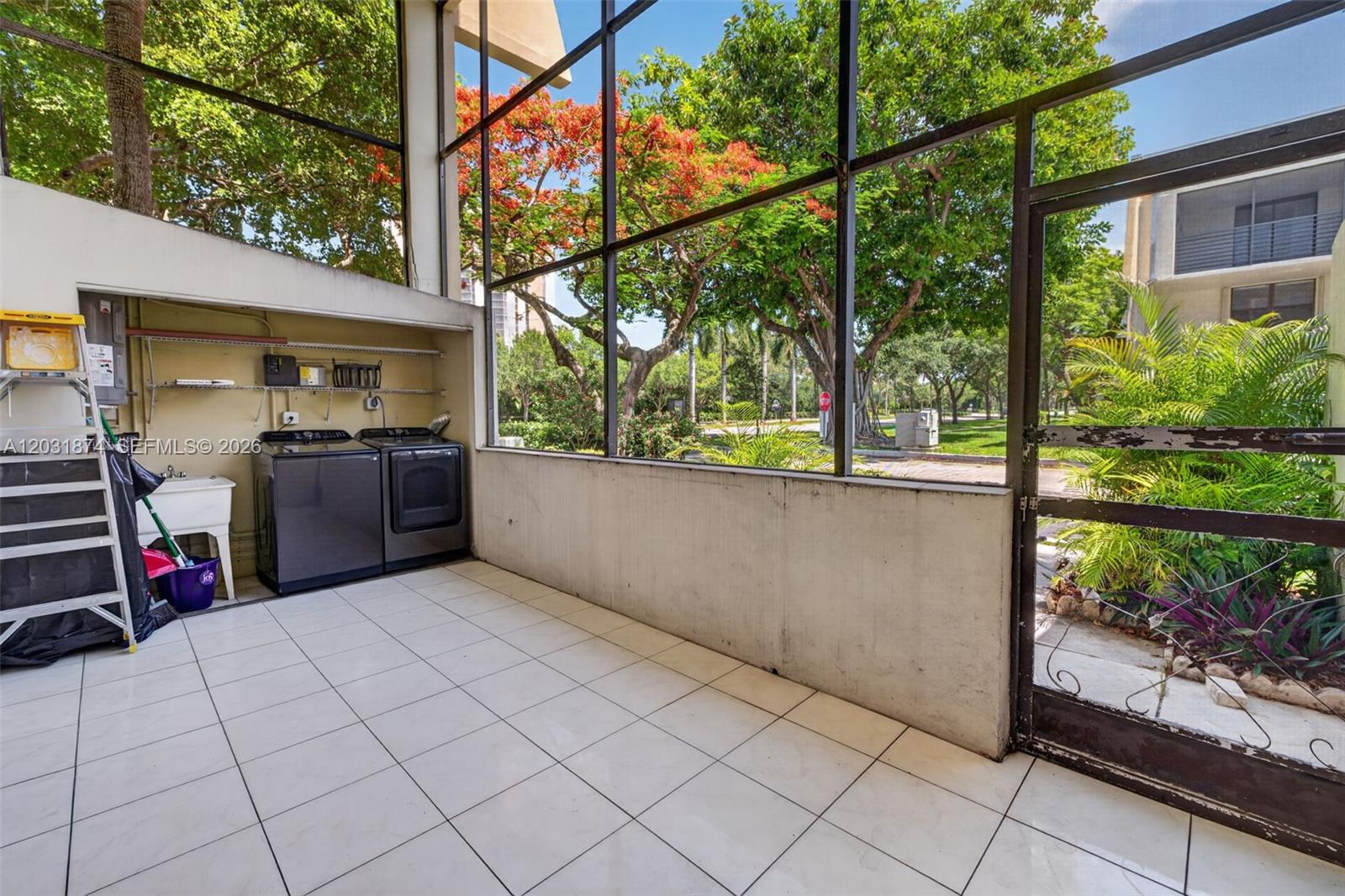 20300 W Country Club Dr # 3 Unit: 106-3