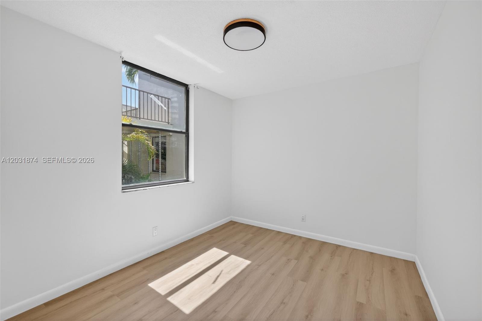 20300 W Country Club Dr # 3 Unit: 106-3