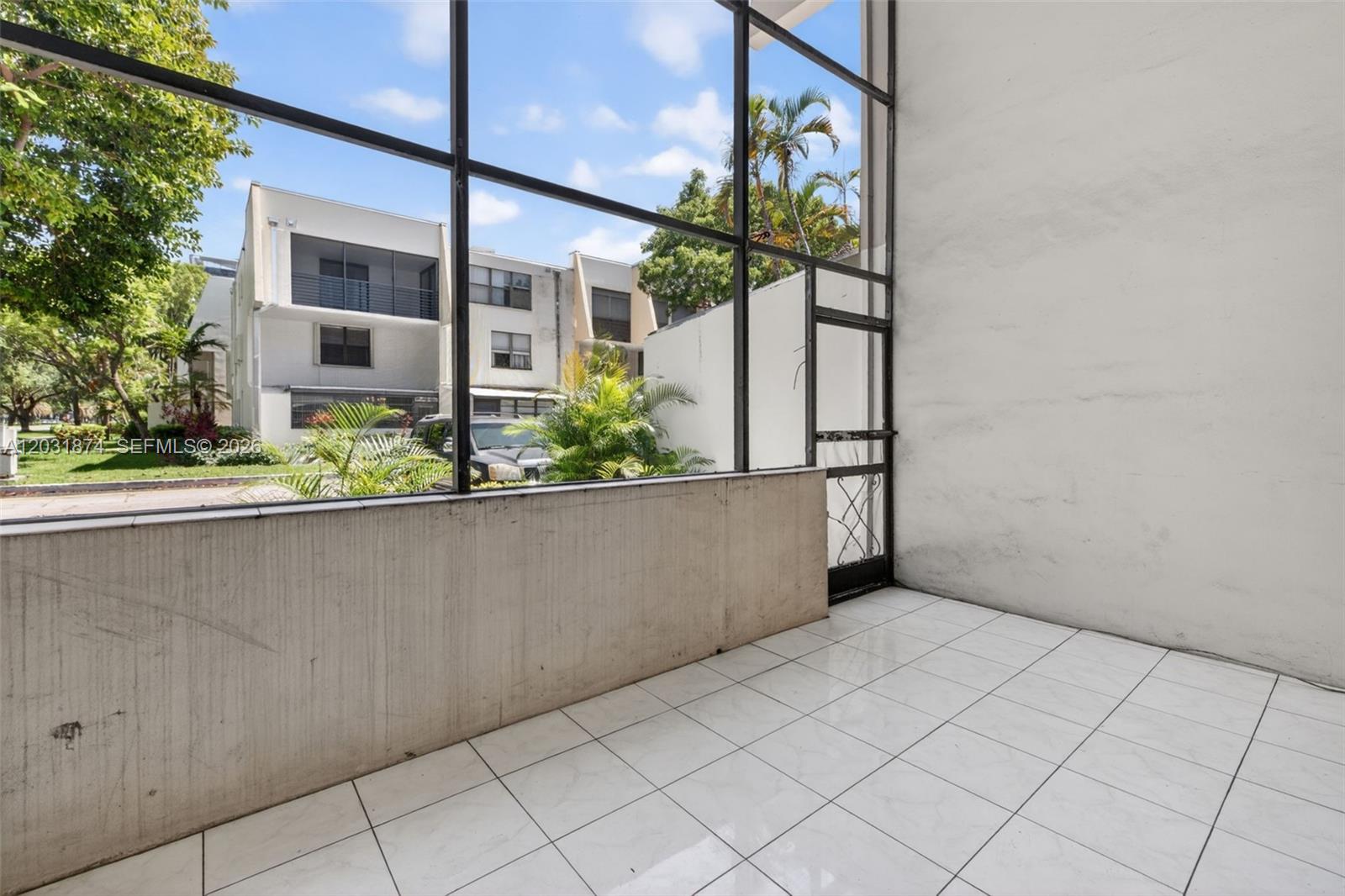 20300 W Country Club Dr # 3 Unit: 106-3