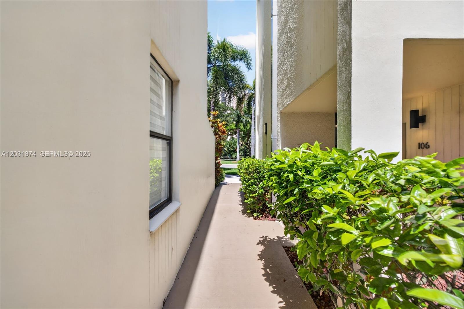 20300 W Country Club Dr # 3 Unit: 106-3