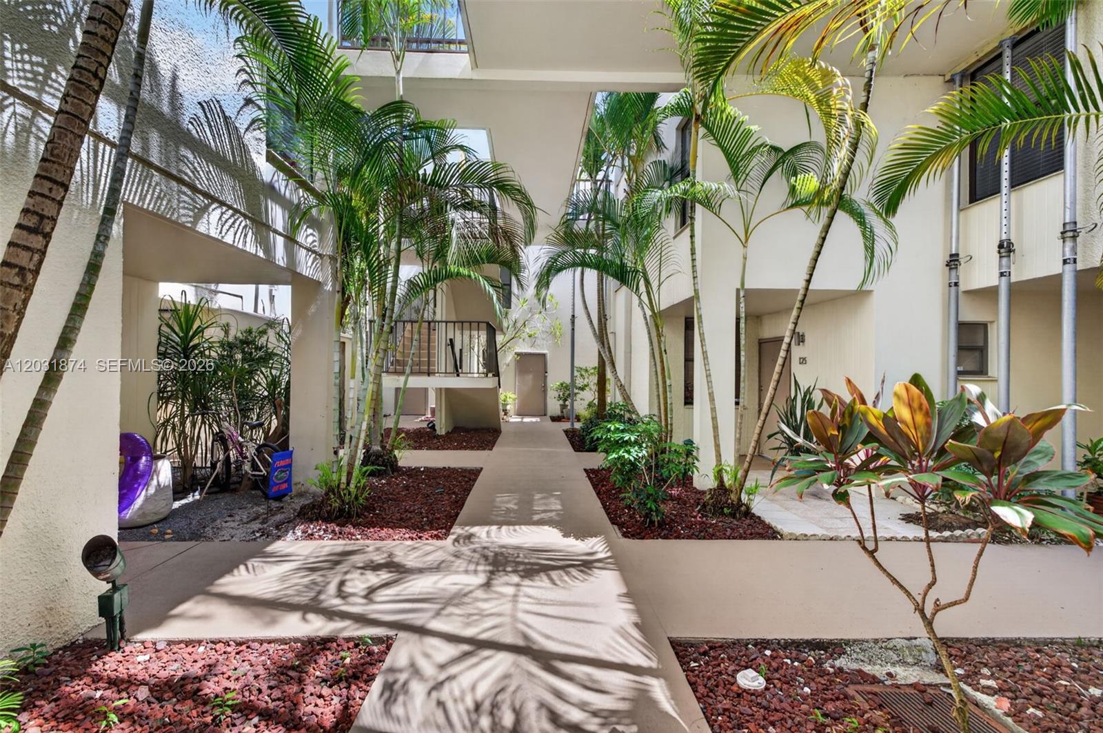 20300 W Country Club Dr # 3 Unit: 106-3