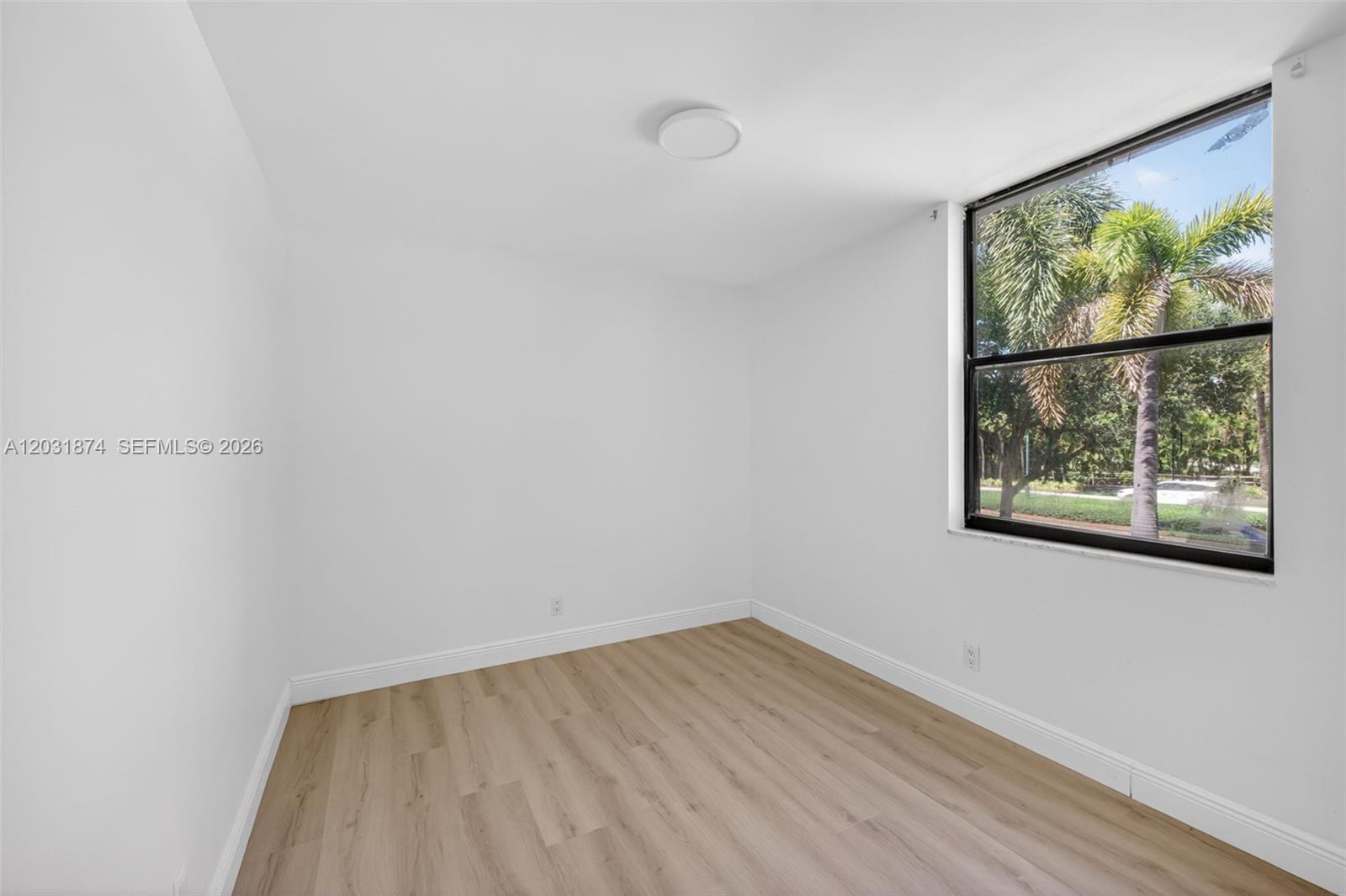 20300 W Country Club Dr # 3 Unit: 106-3