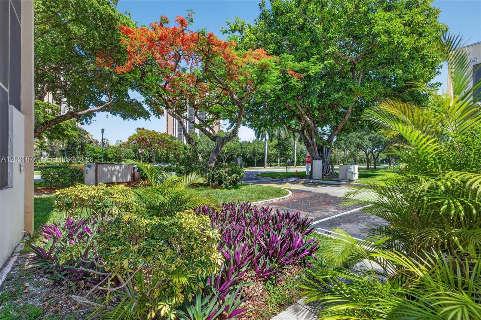 20300 W Country Club Dr # 3 Unit: 106-3