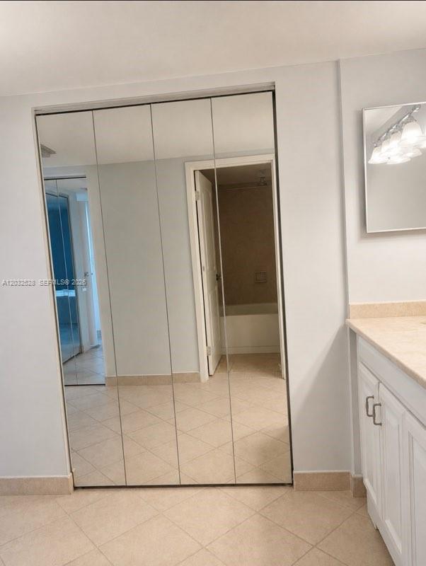 3675 N Country Club Dr # 1406