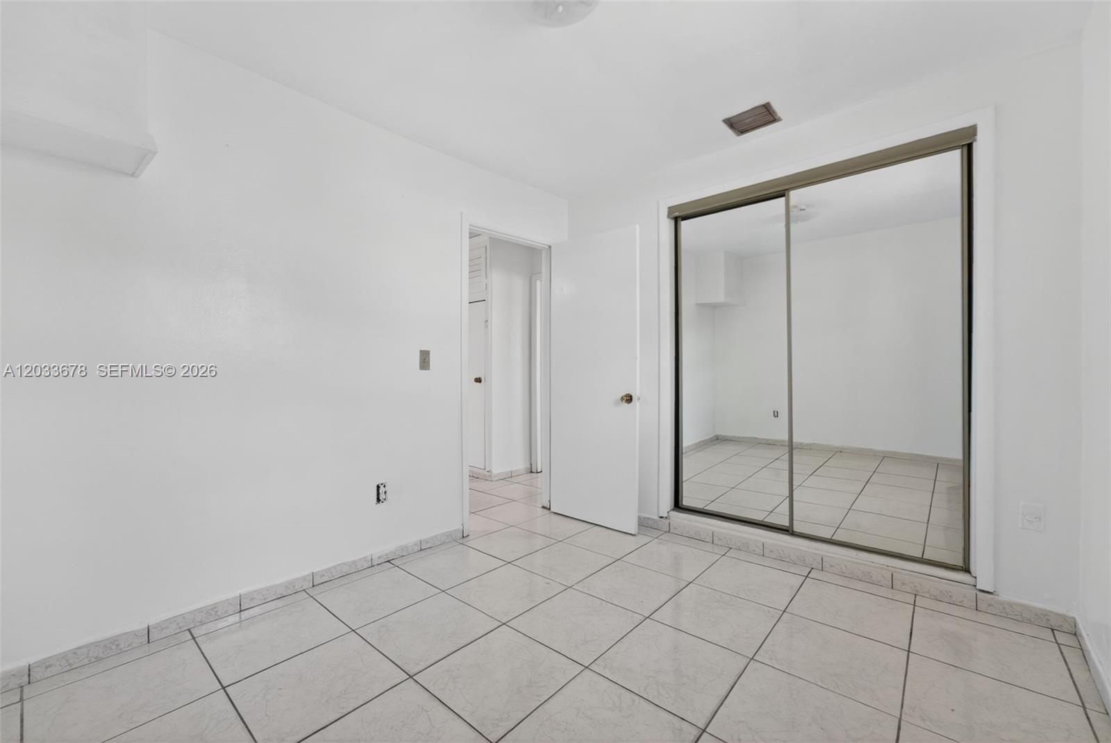 20 E 52nd Pl