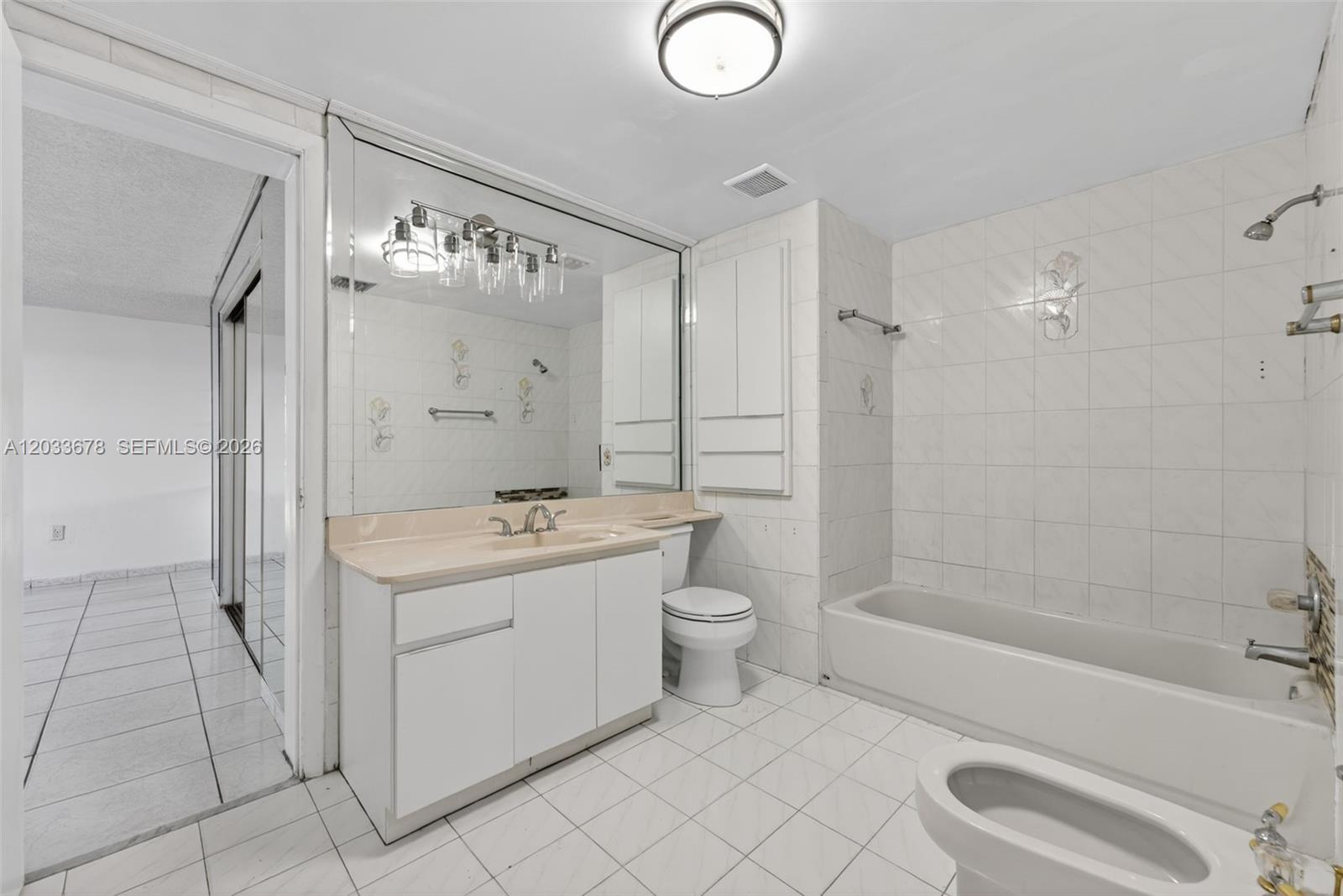 20 E 52nd Pl