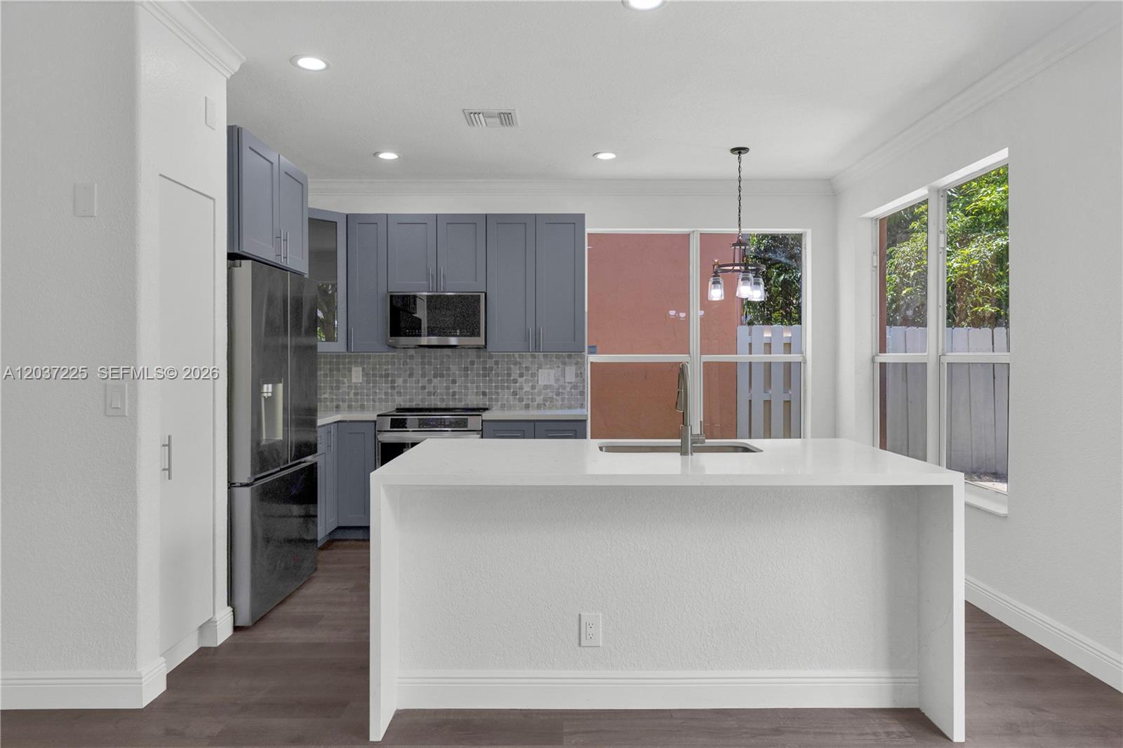 4331 Lake Tahoe Cir