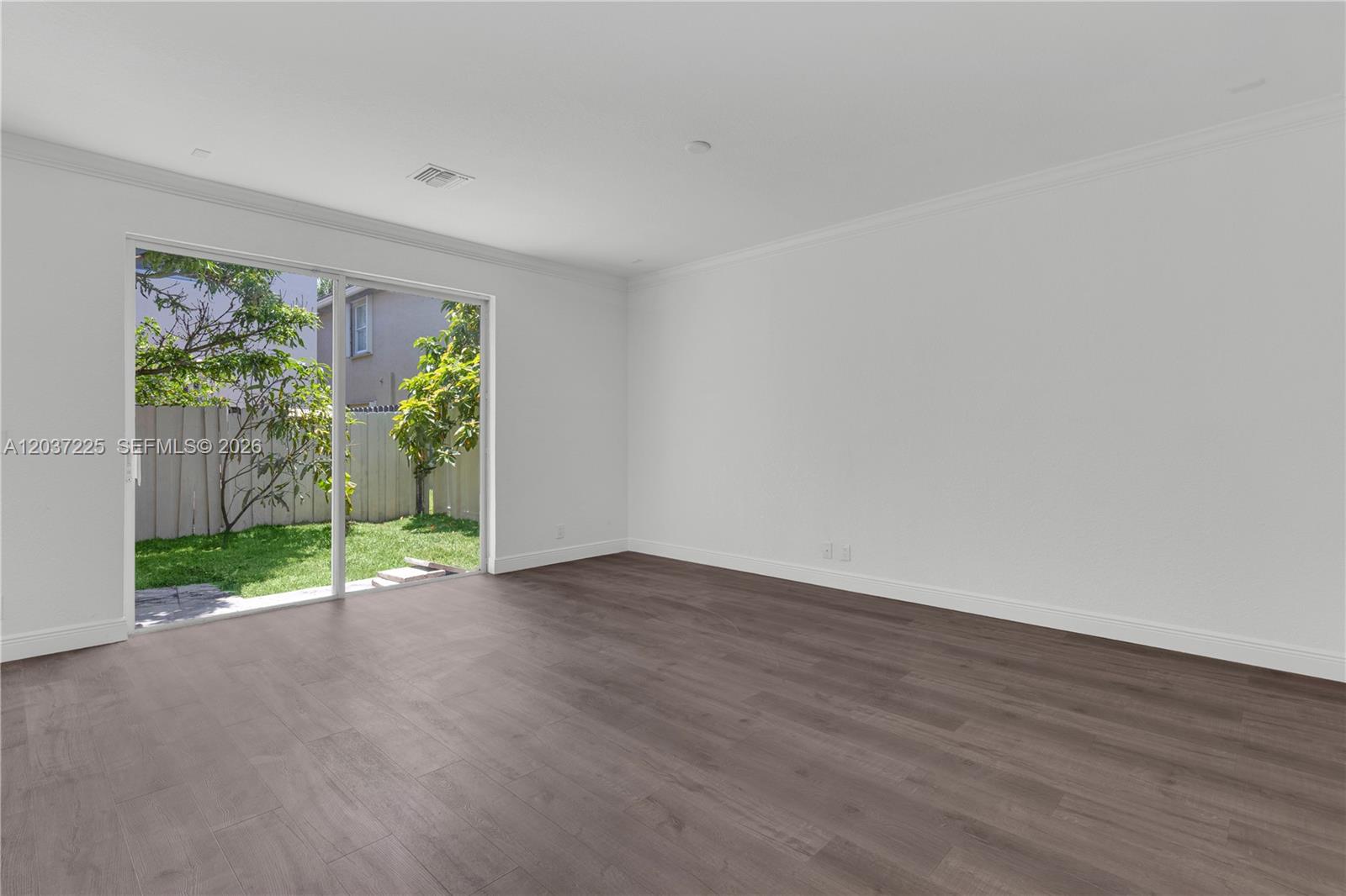 4331 Lake Tahoe Cir