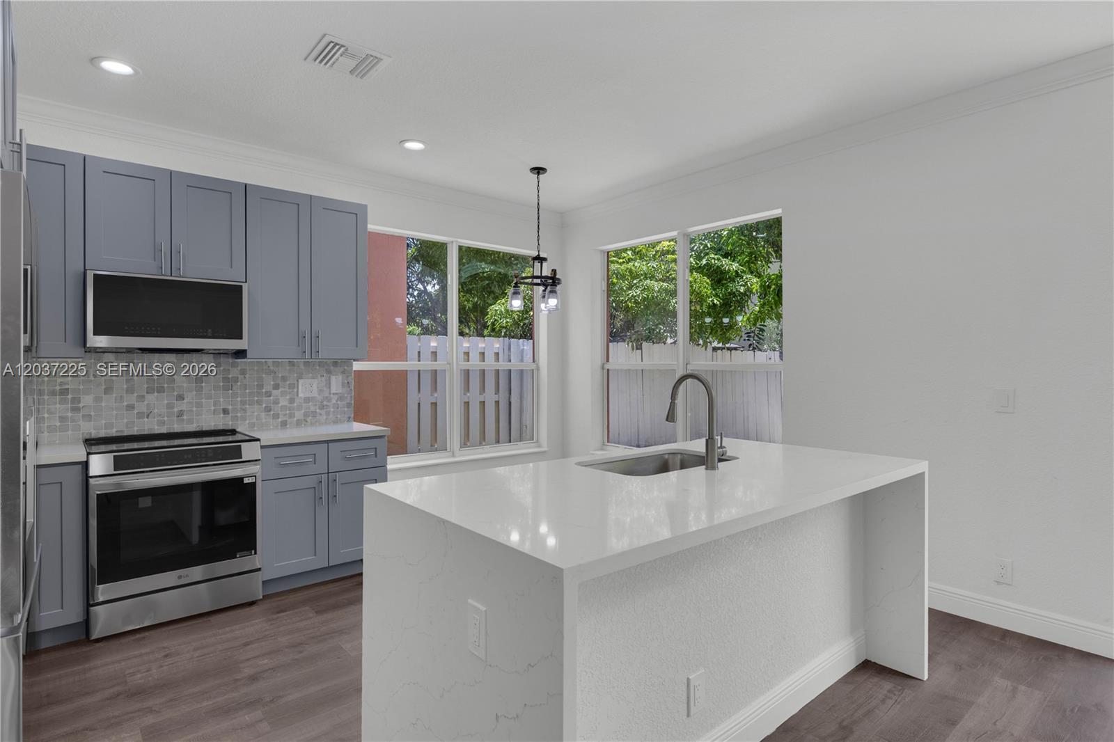 4331 Lake Tahoe Cir