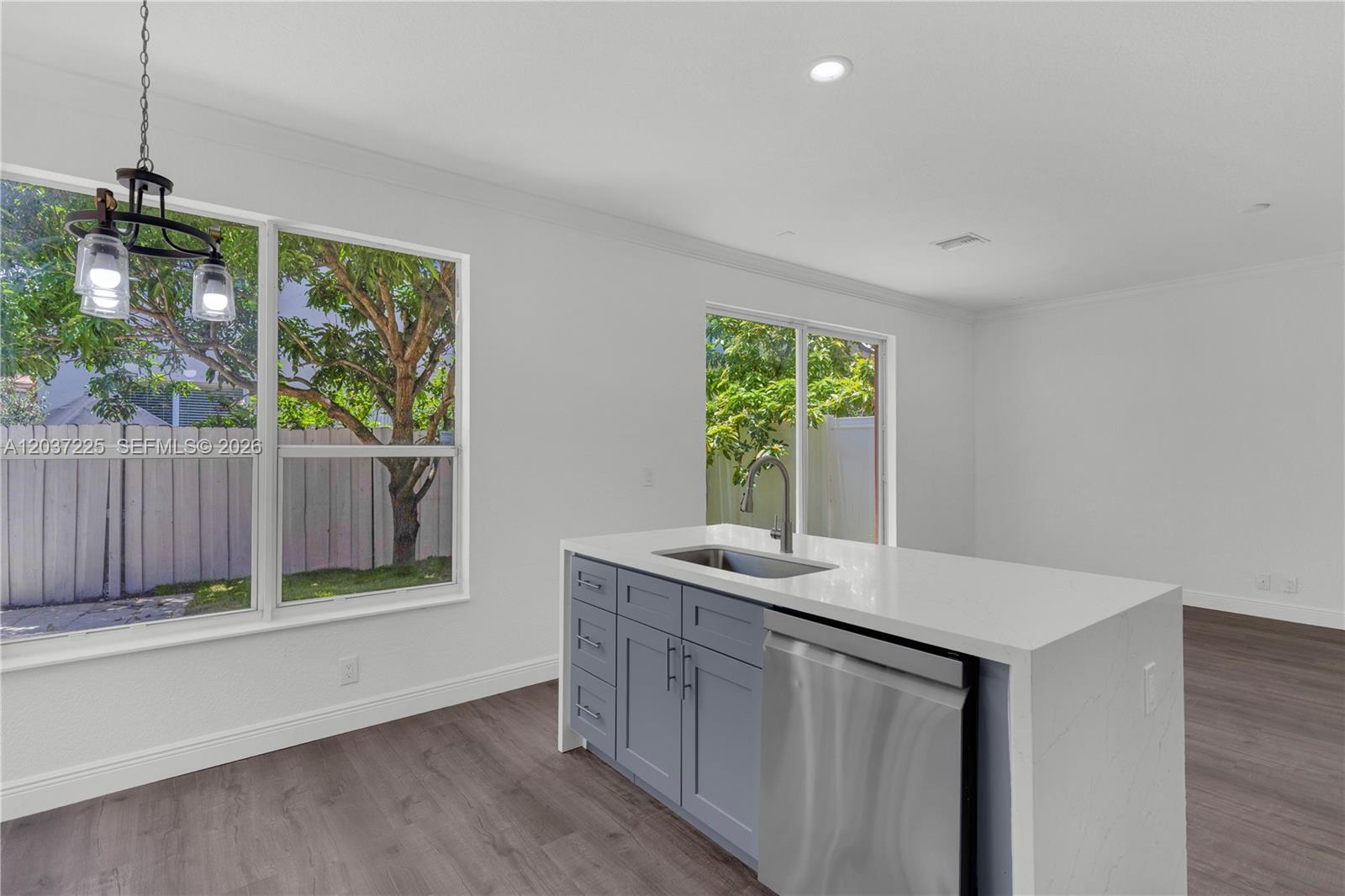 4331 Lake Tahoe Cir