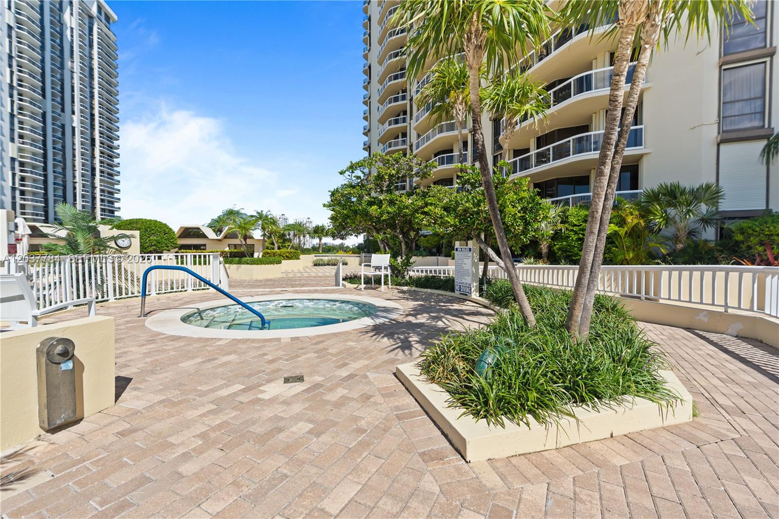 20191 E Country Club Dr # 803