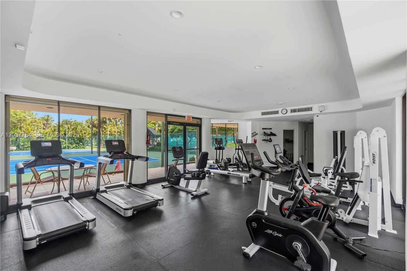 20191 E Country Club Dr # 803