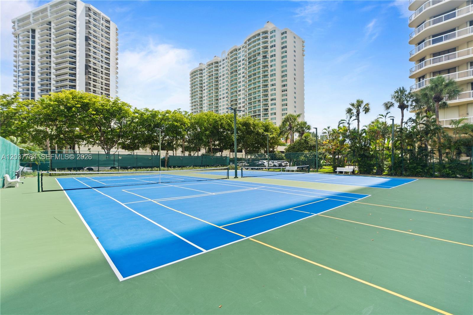 20191 E Country Club Dr # 803