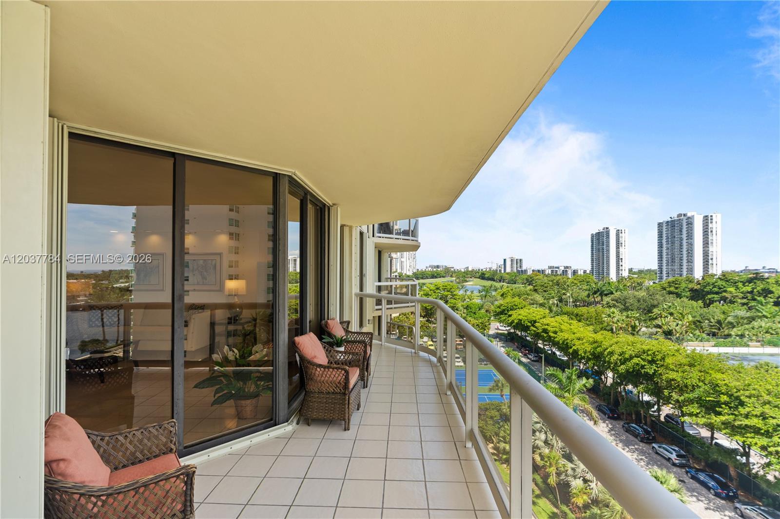 20191 E Country Club Dr # 803