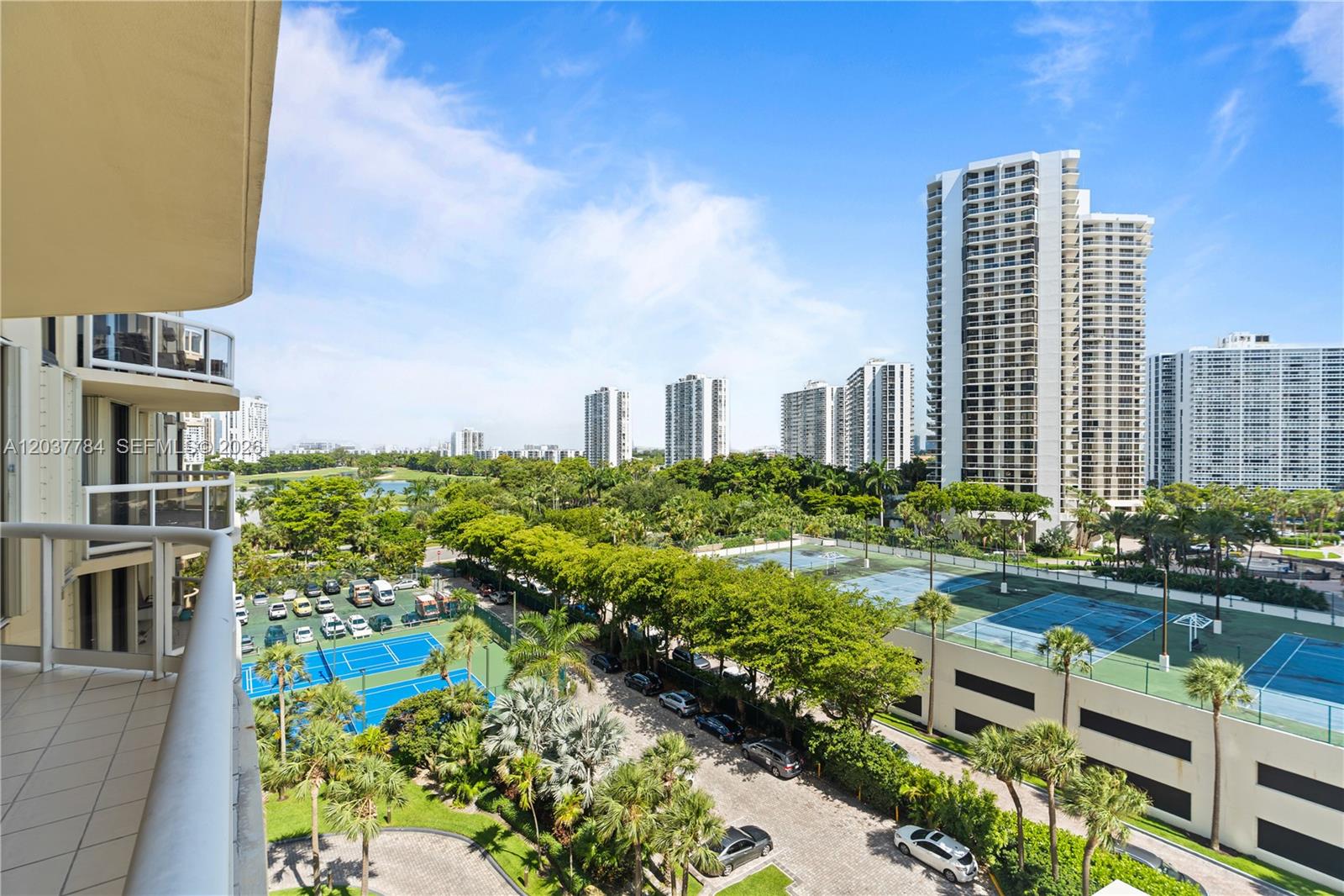 20191 E Country Club Dr # 803