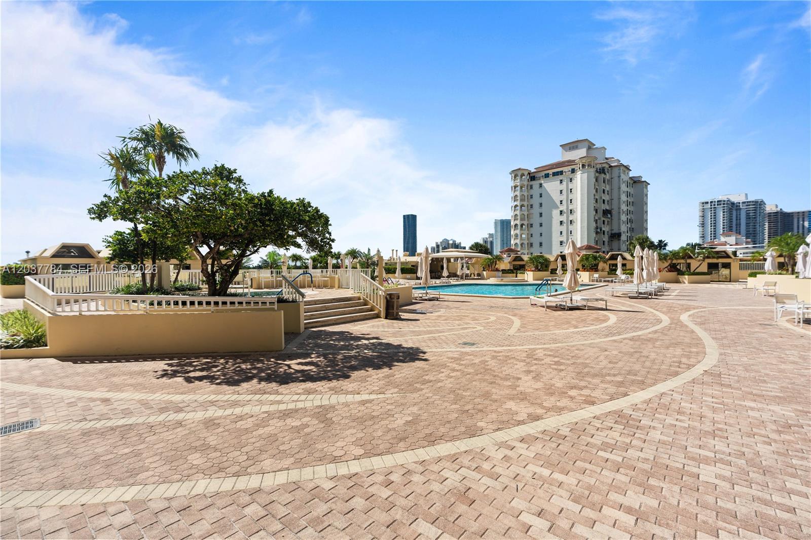20191 E Country Club Dr # 803