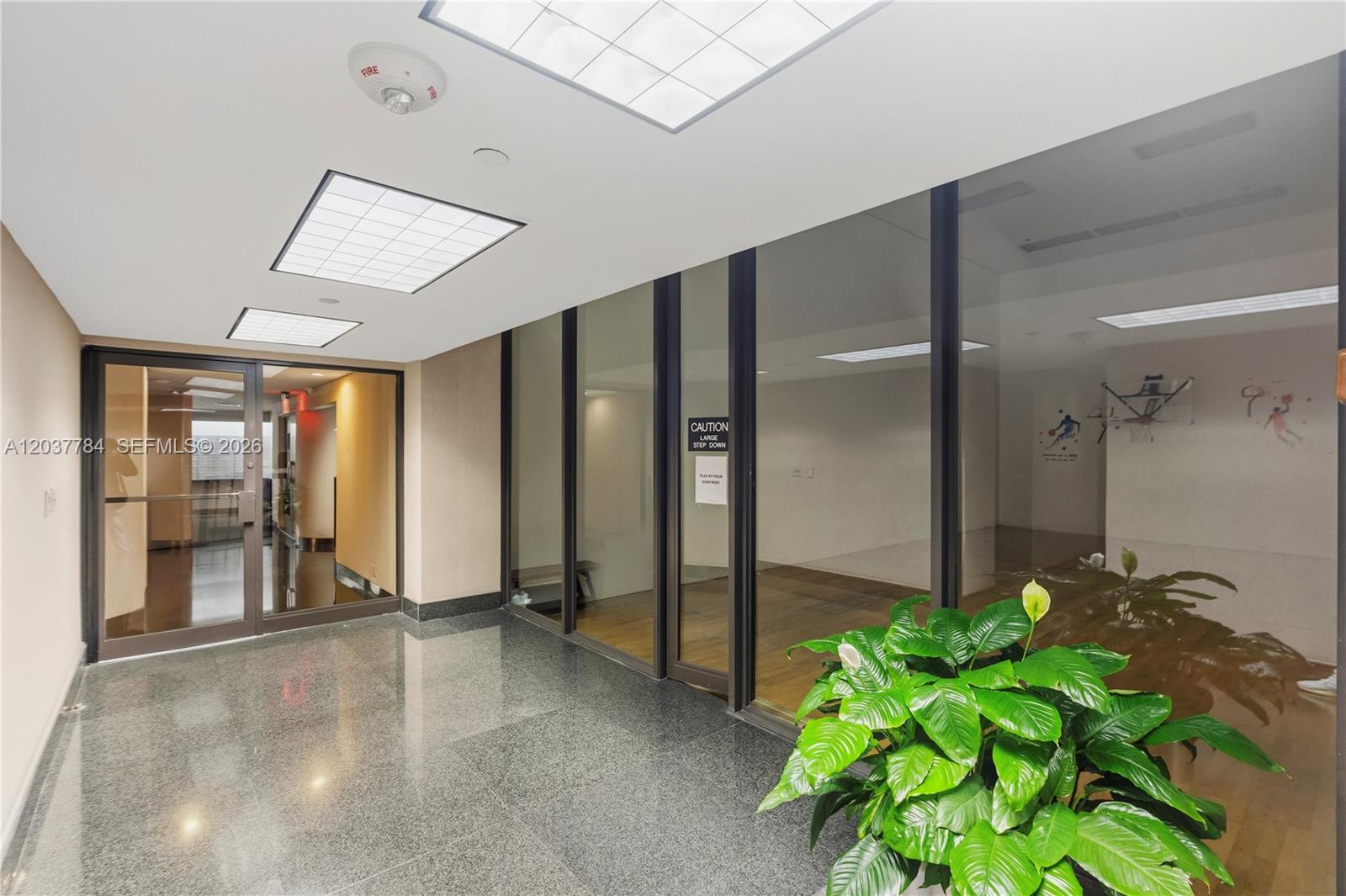 20191 E Country Club Dr # 803
