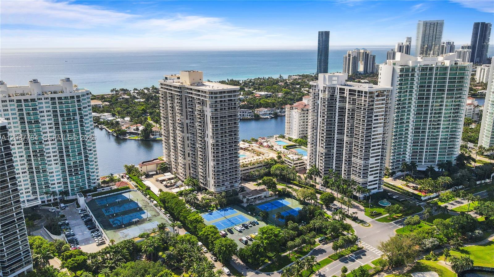 20191 E Country Club Dr # 803