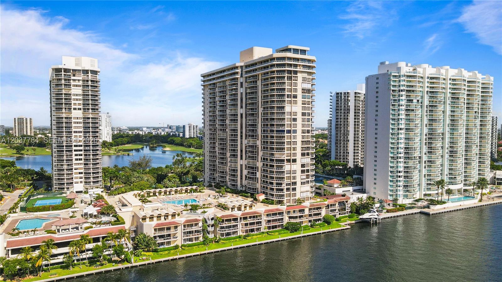 20191 E Country Club Dr # 803