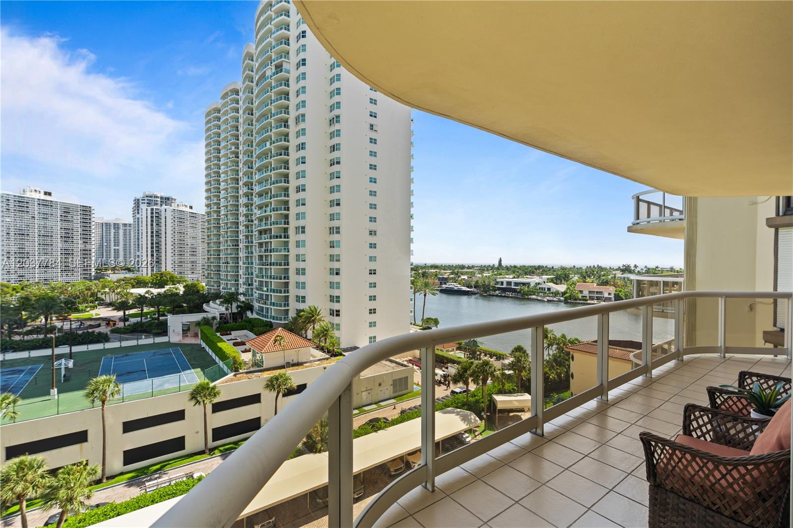 20191 E Country Club Dr # 803