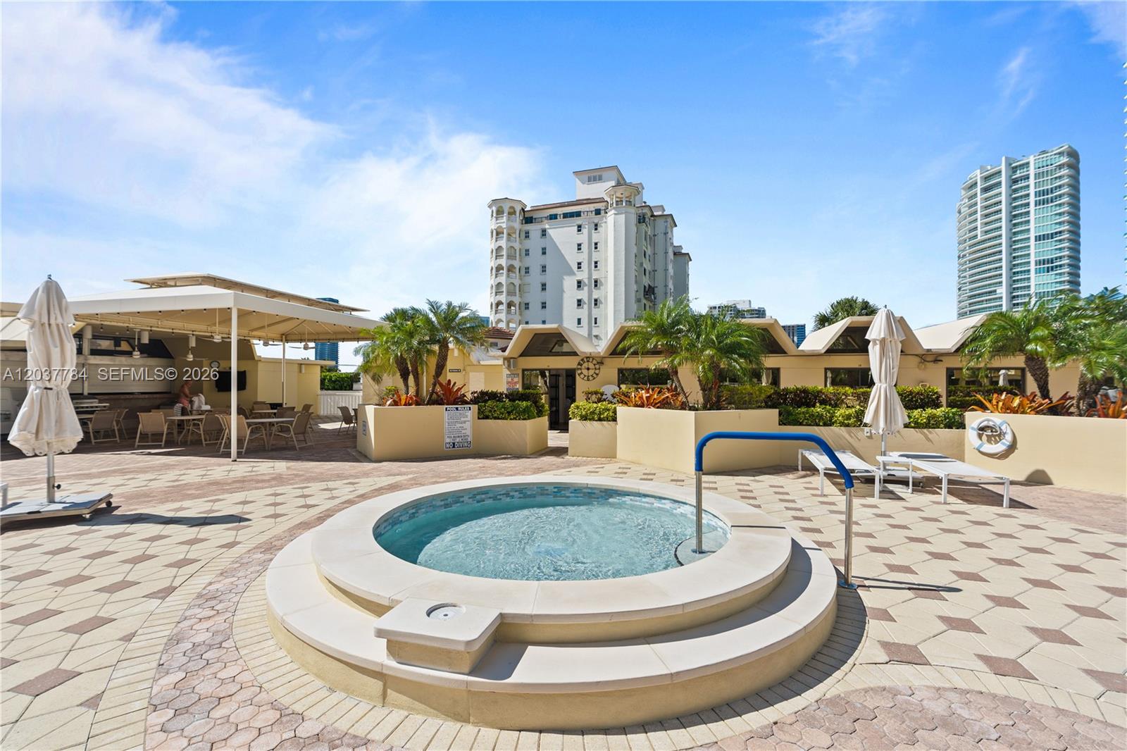 20191 E Country Club Dr # 803