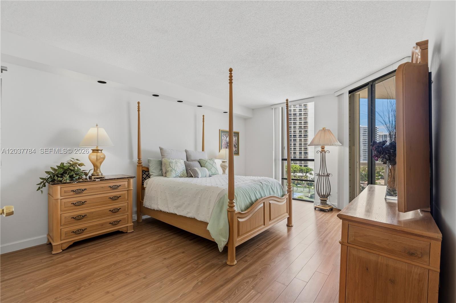 20191 E Country Club Dr # 803