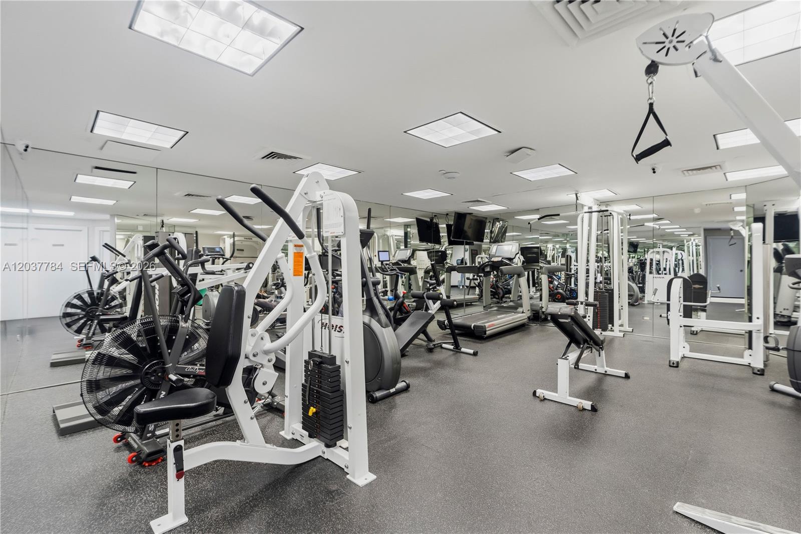 20191 E Country Club Dr # 803