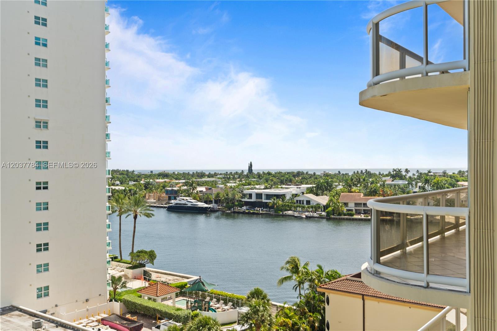 20191 E Country Club Dr # 803