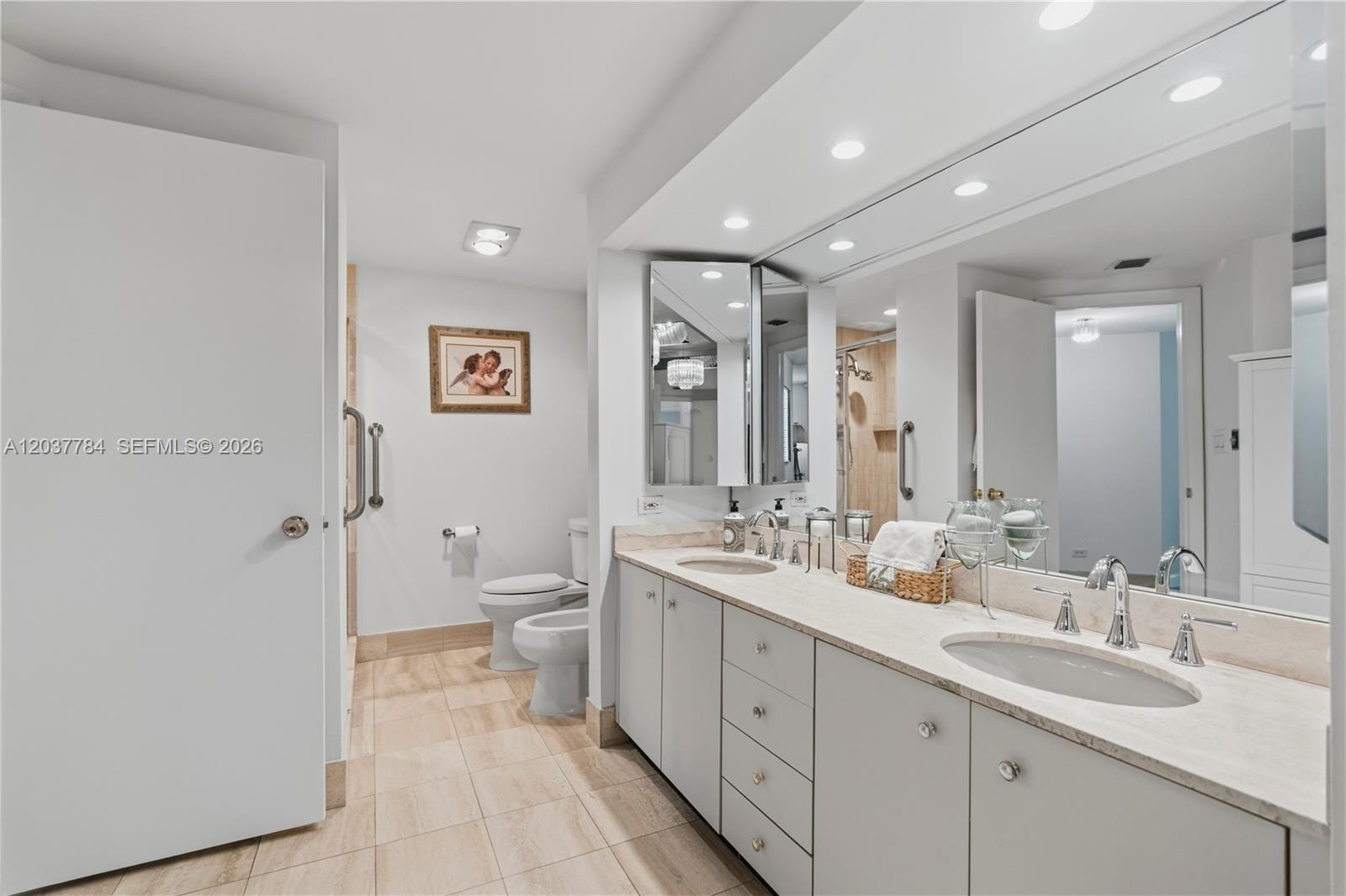 20191 E Country Club Dr # 803