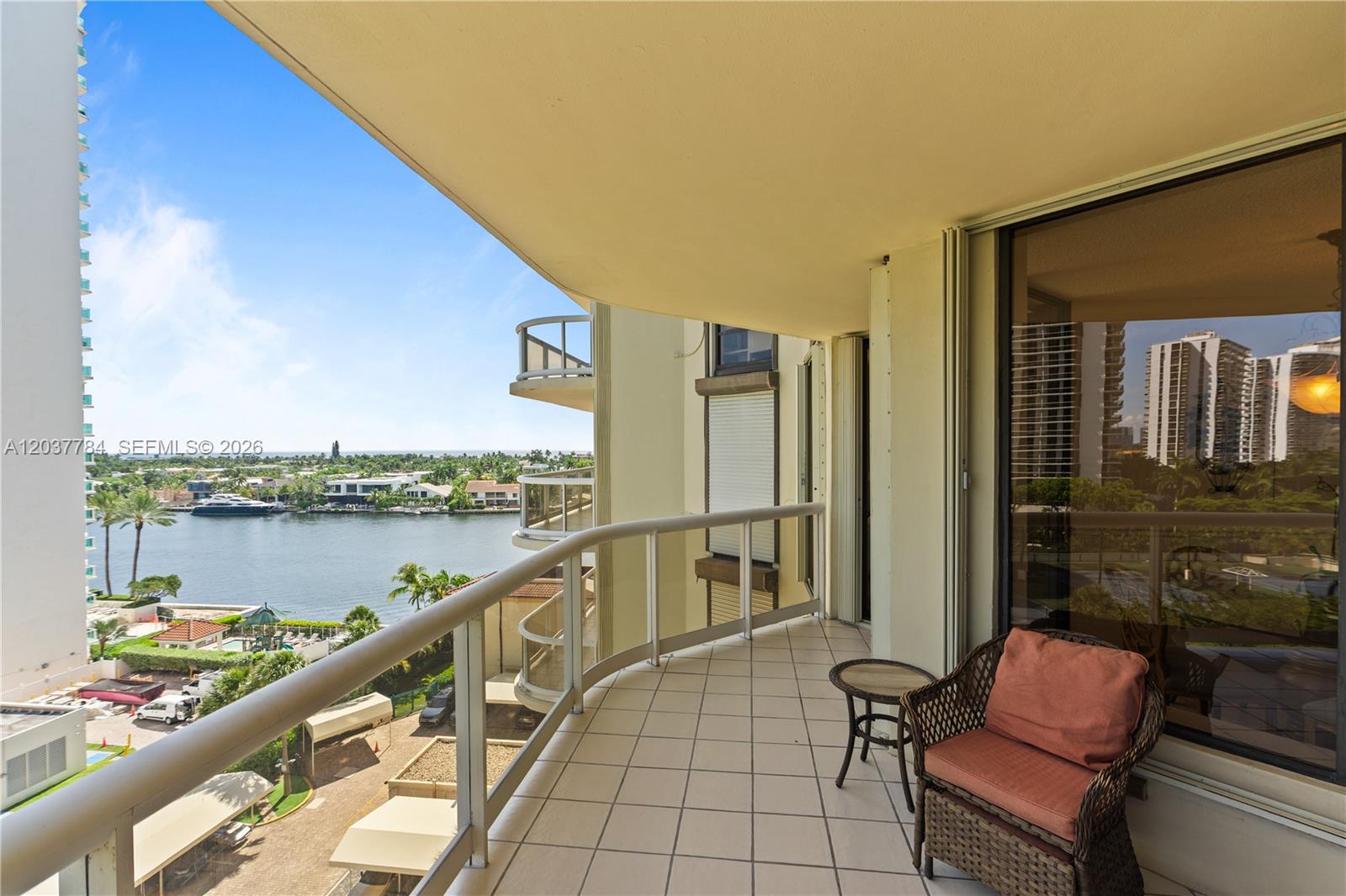 20191 E Country Club Dr # 803