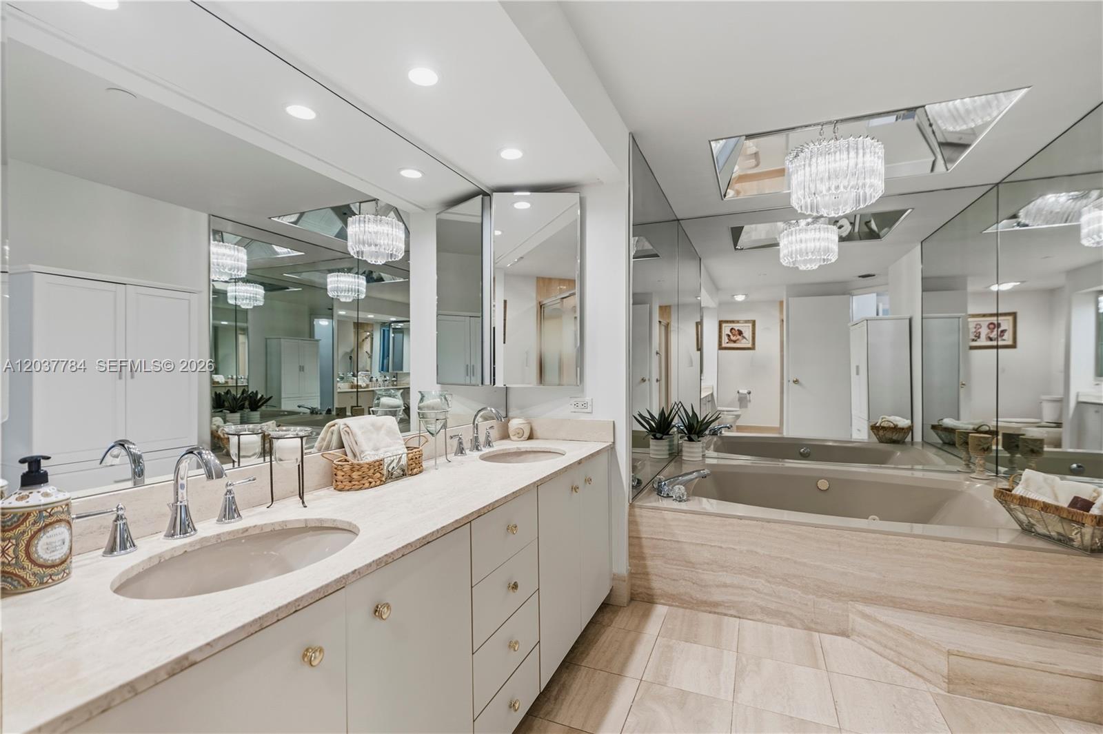 20191 E Country Club Dr # 803
