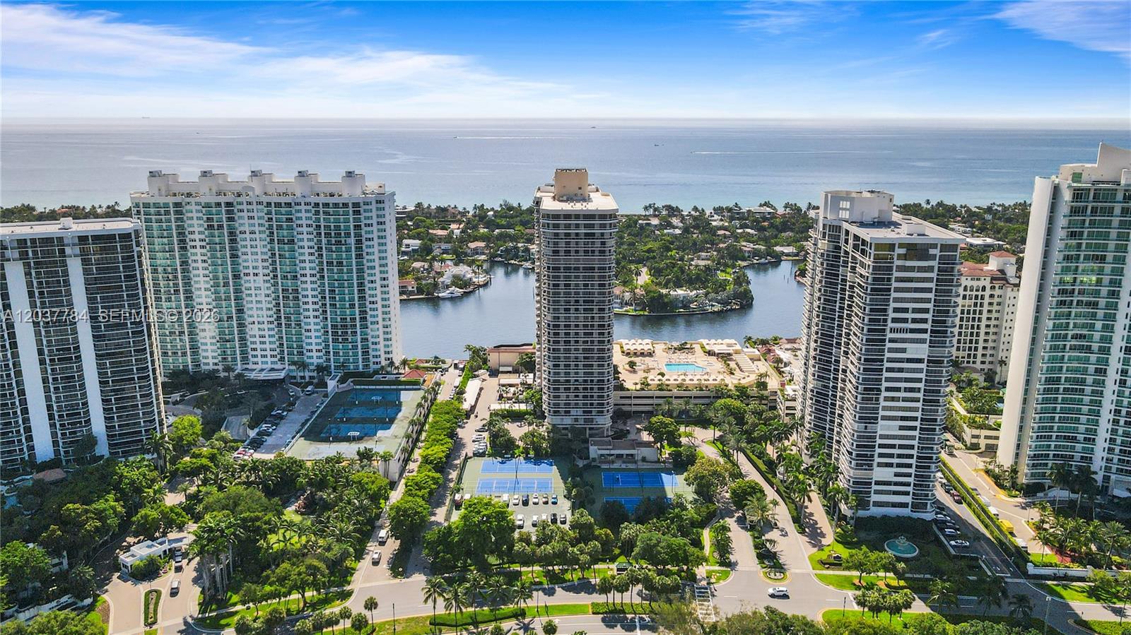 20191 E Country Club Dr # 803
