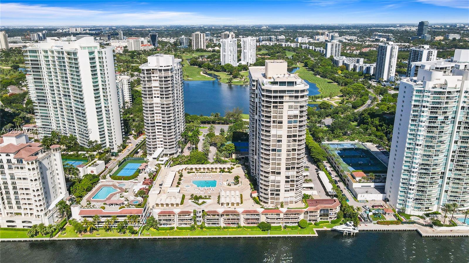 20191 E Country Club Dr # 803