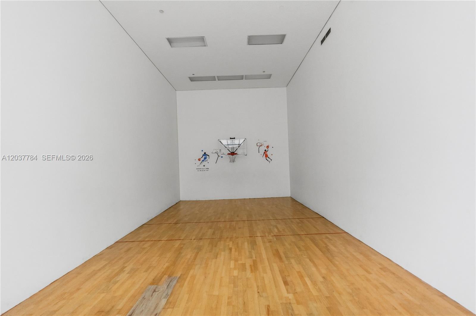 20191 E Country Club Dr # 803