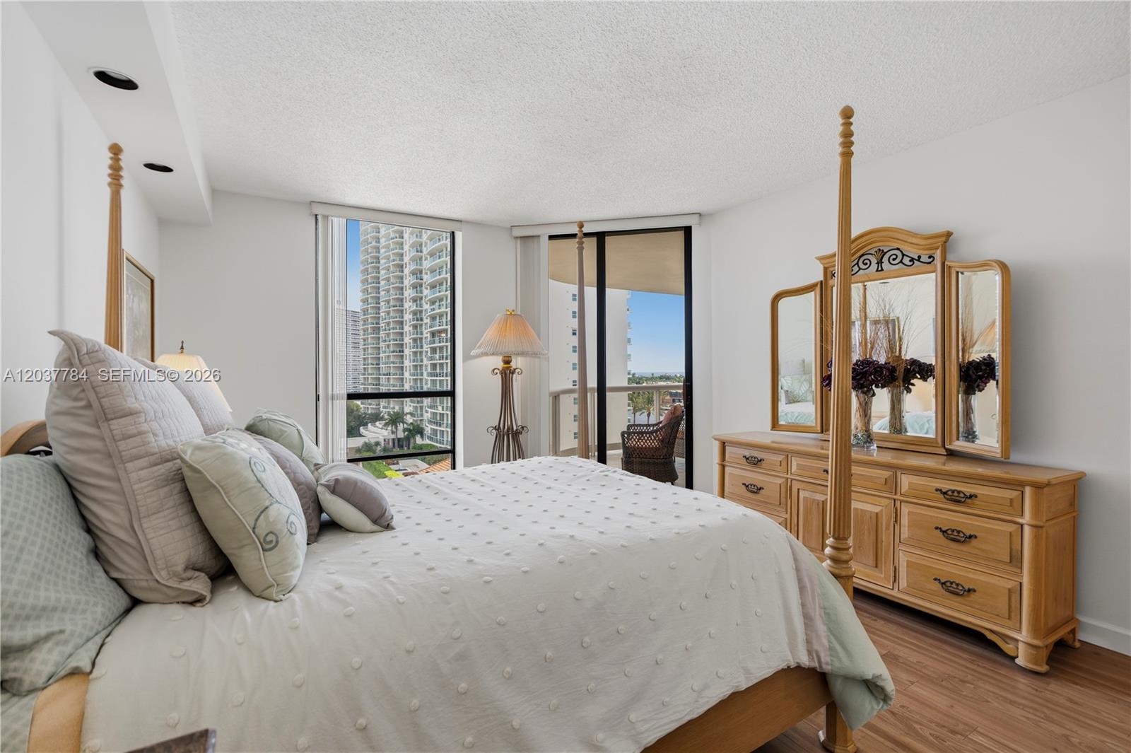 20191 E Country Club Dr # 803