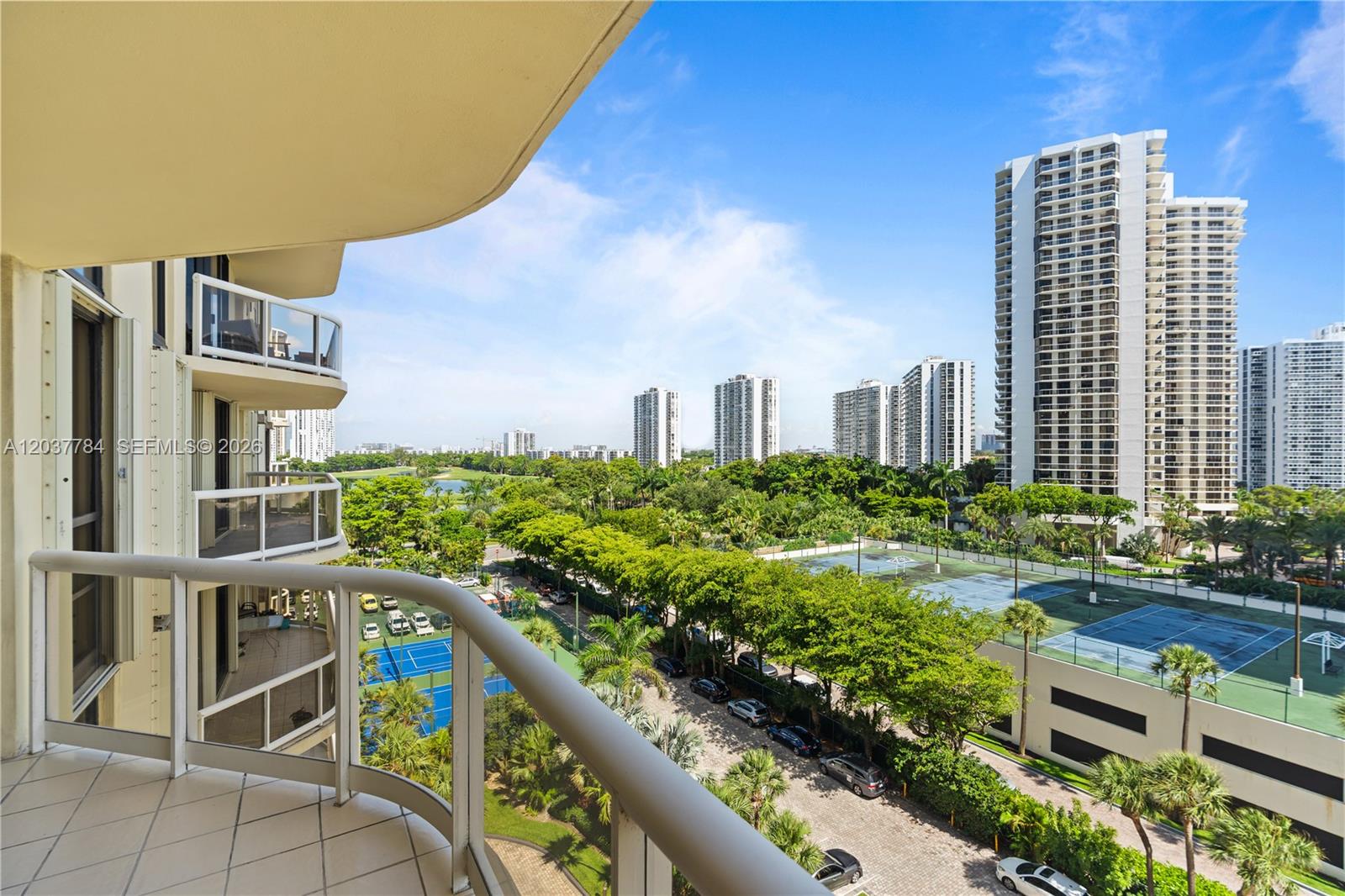 20191 E Country Club Dr # 803