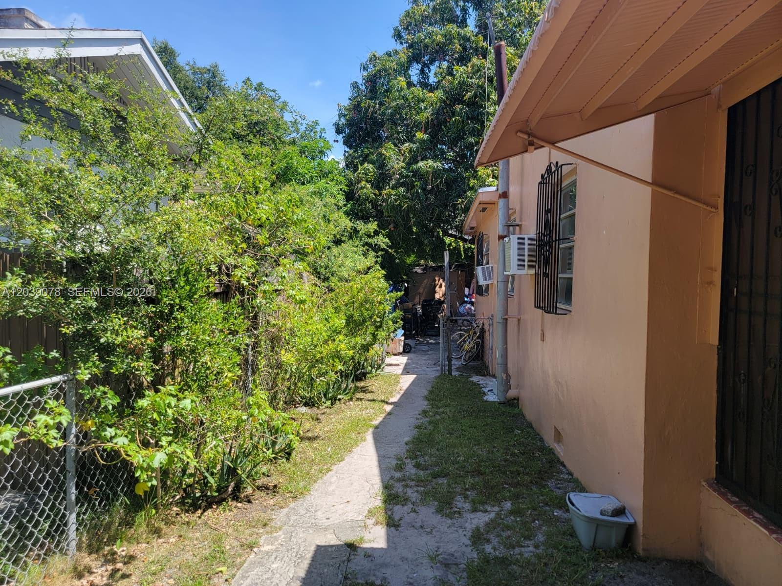 75 NE 49th St
