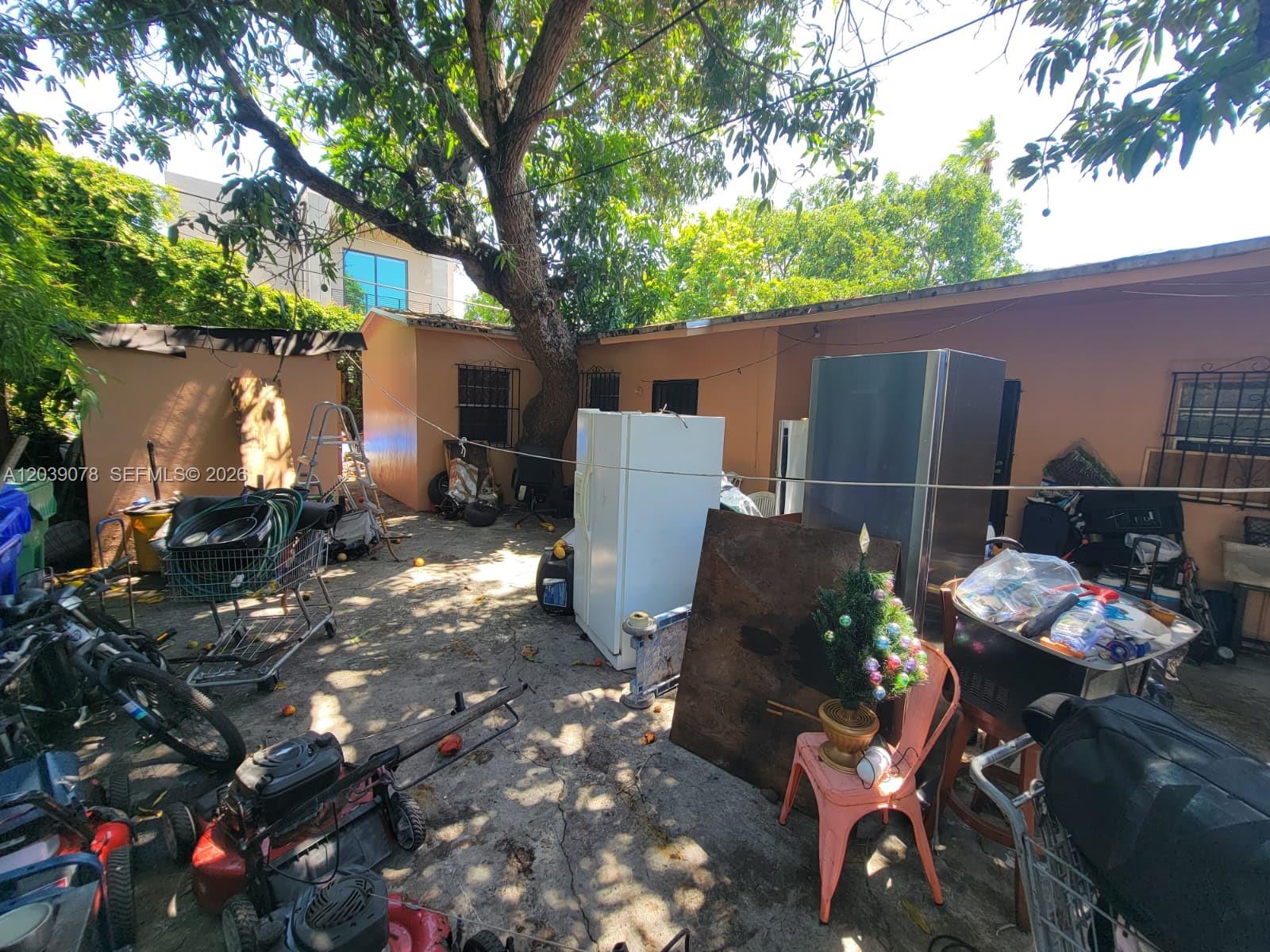 75 NE 49th St