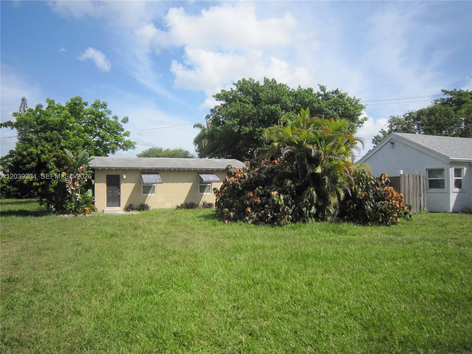 411 Columbus Pkwy # 5 Unit: 1-5