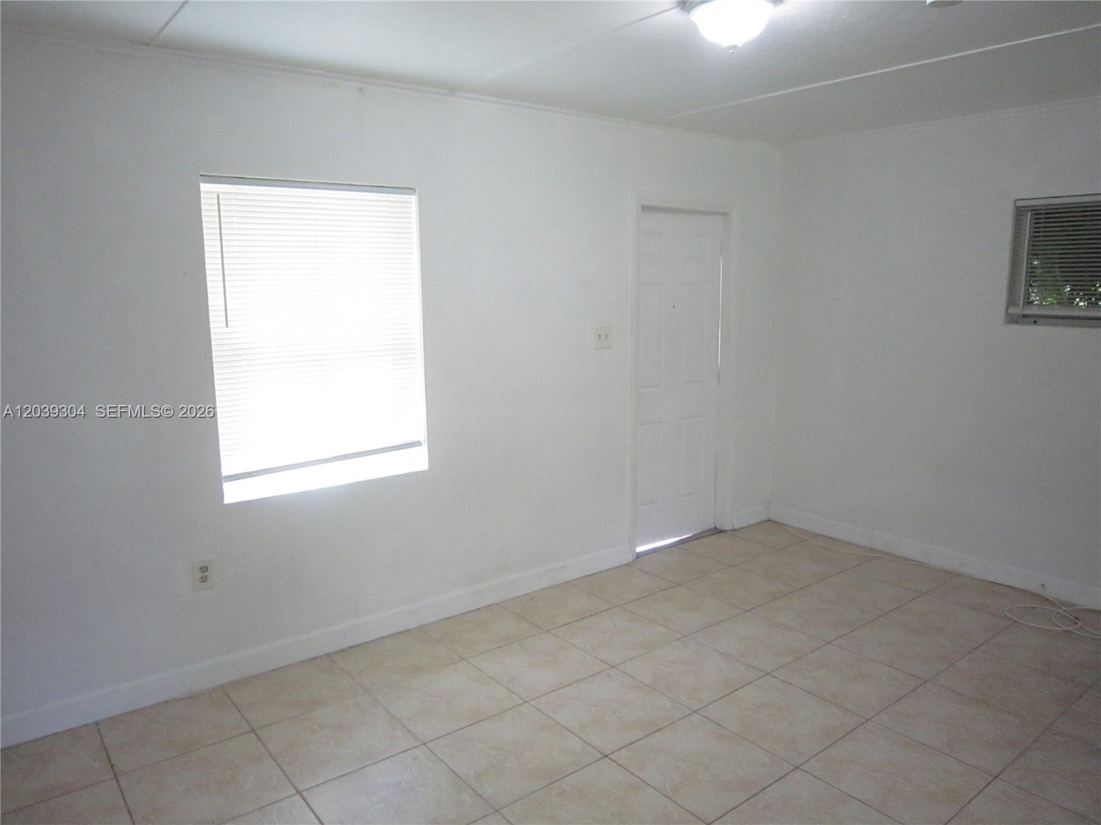 411 Columbus Pkwy # 5 Unit: 1-5