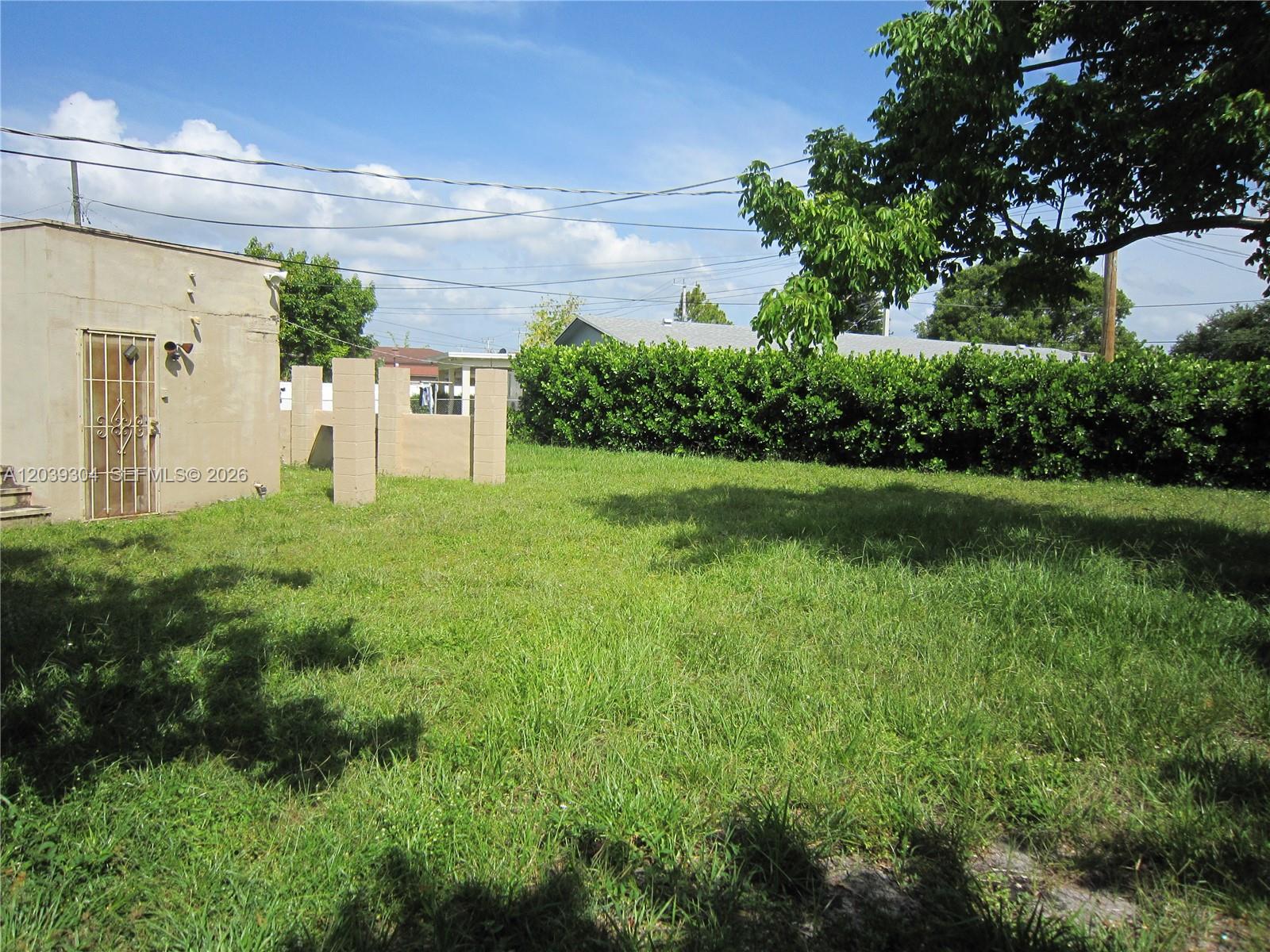 411 Columbus Pkwy # 5 Unit: 1-5