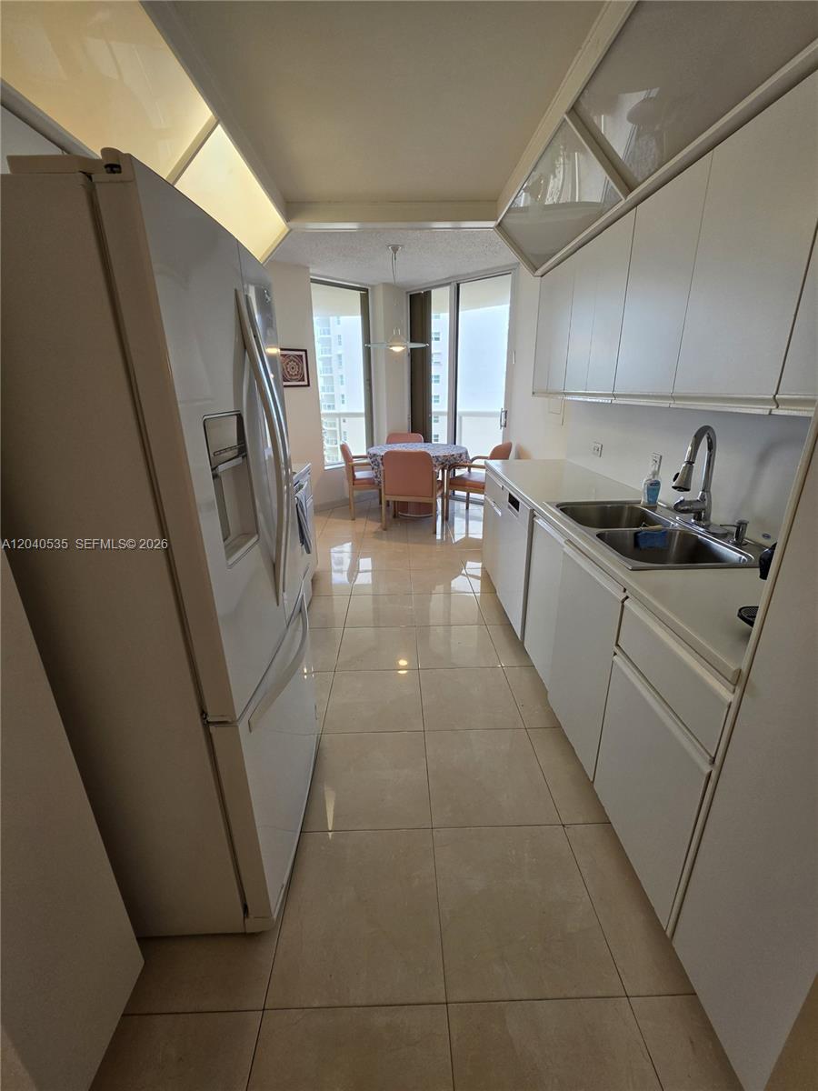 20191 E Country Club Dr # 1805