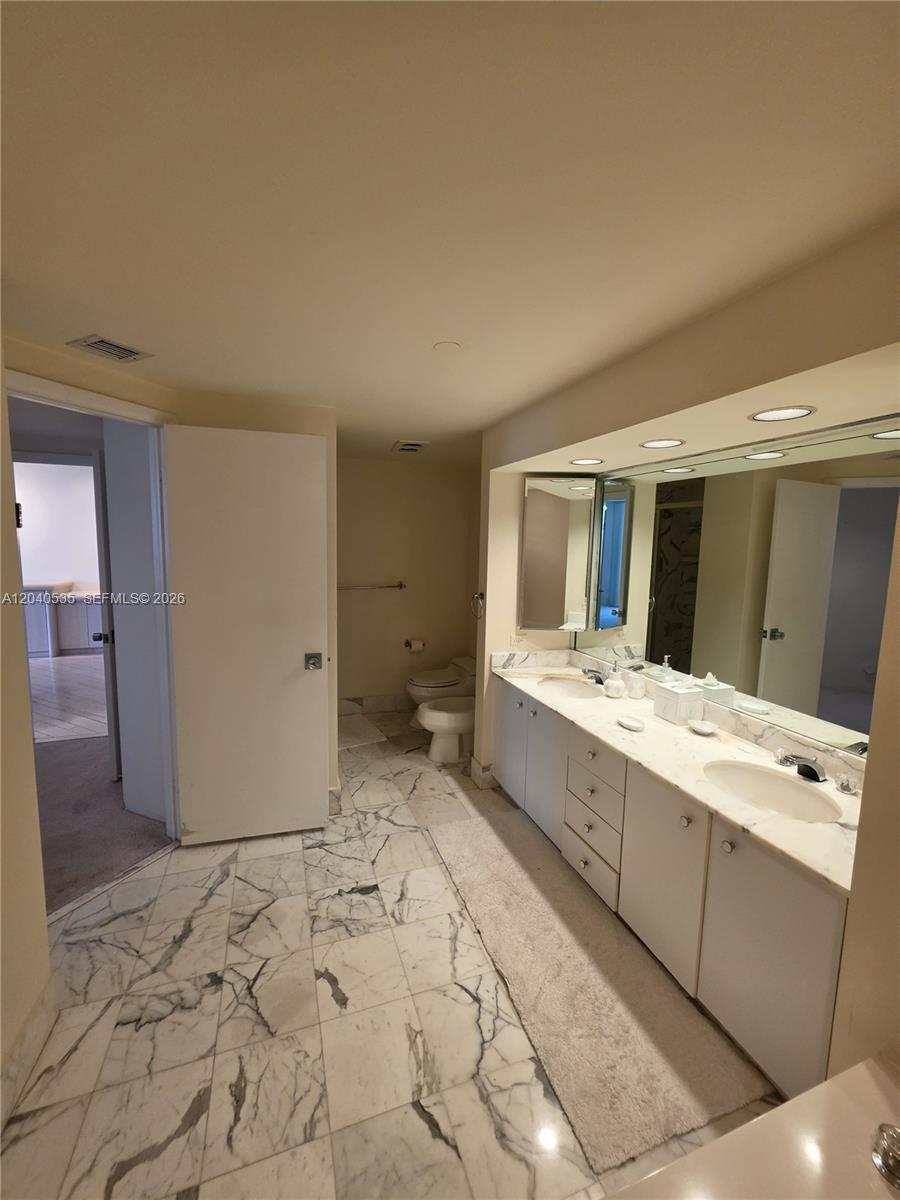 20191 E Country Club Dr # 1805